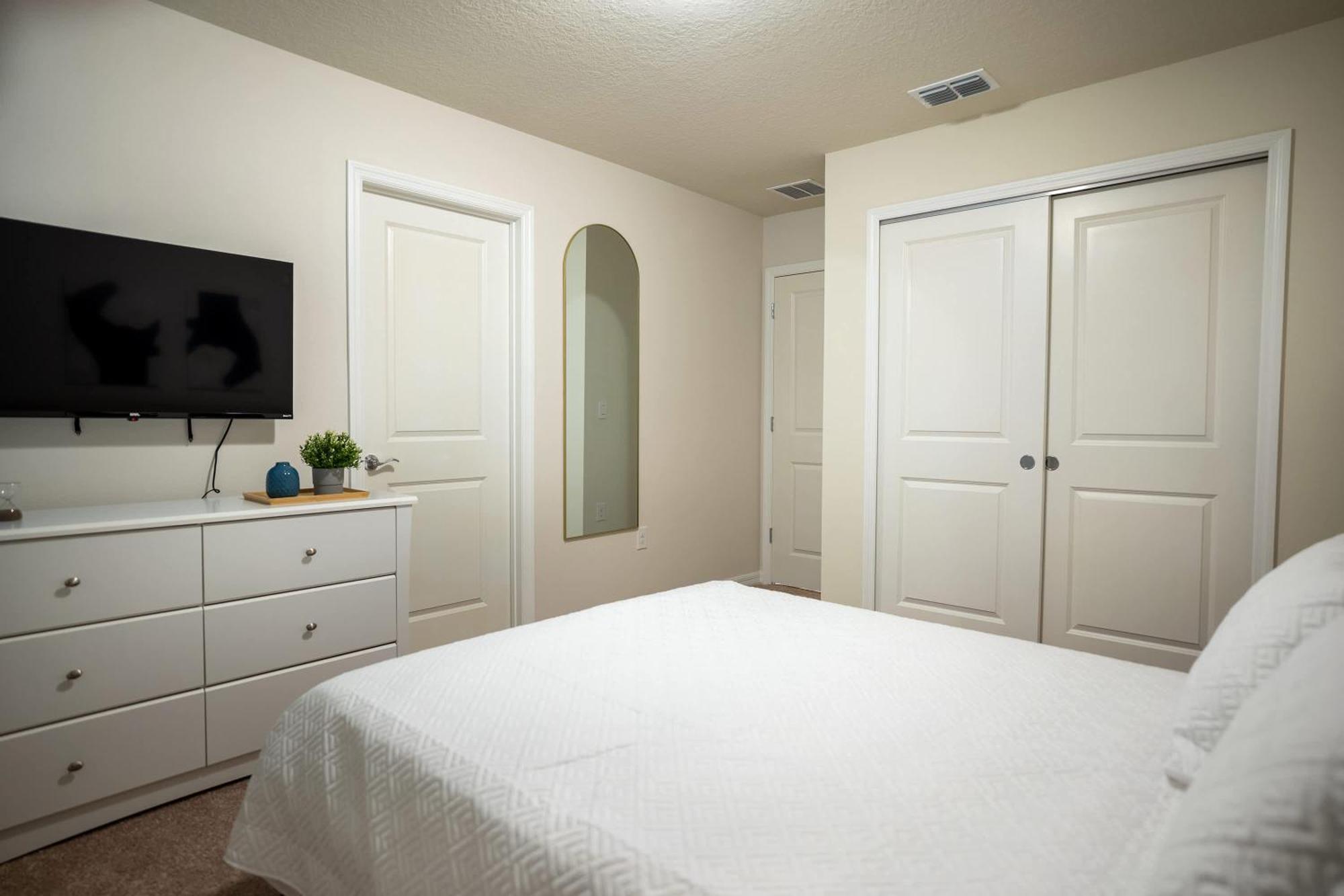 Stunning 10 Bed With Themed Pool Holiday home Orlando