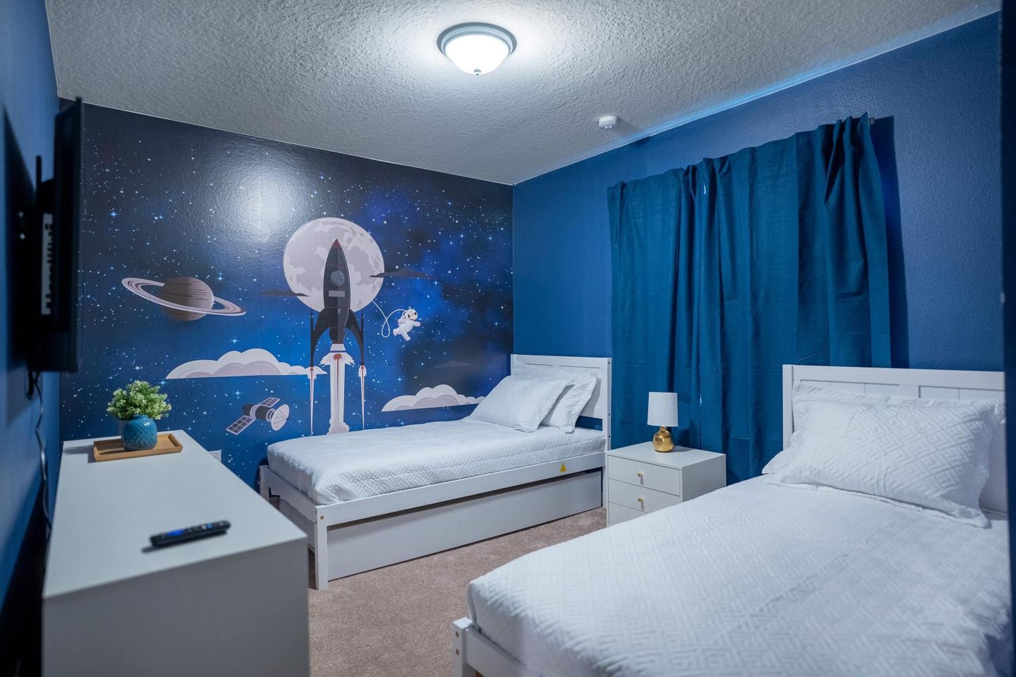 Stunning 10 Bed With Themed Pool Orlando