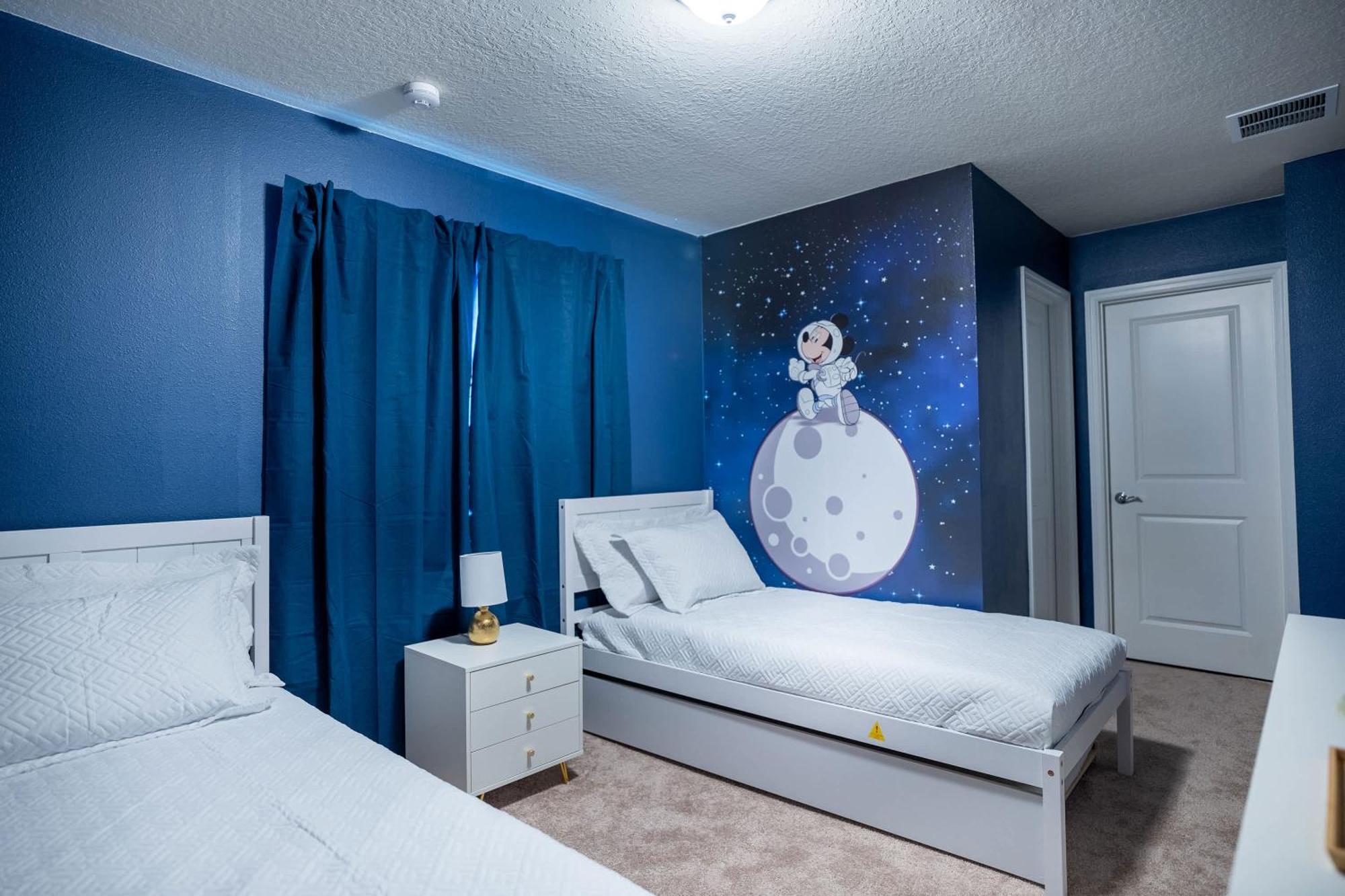 Stunning 10 Bed With Themed Pool Holiday home *