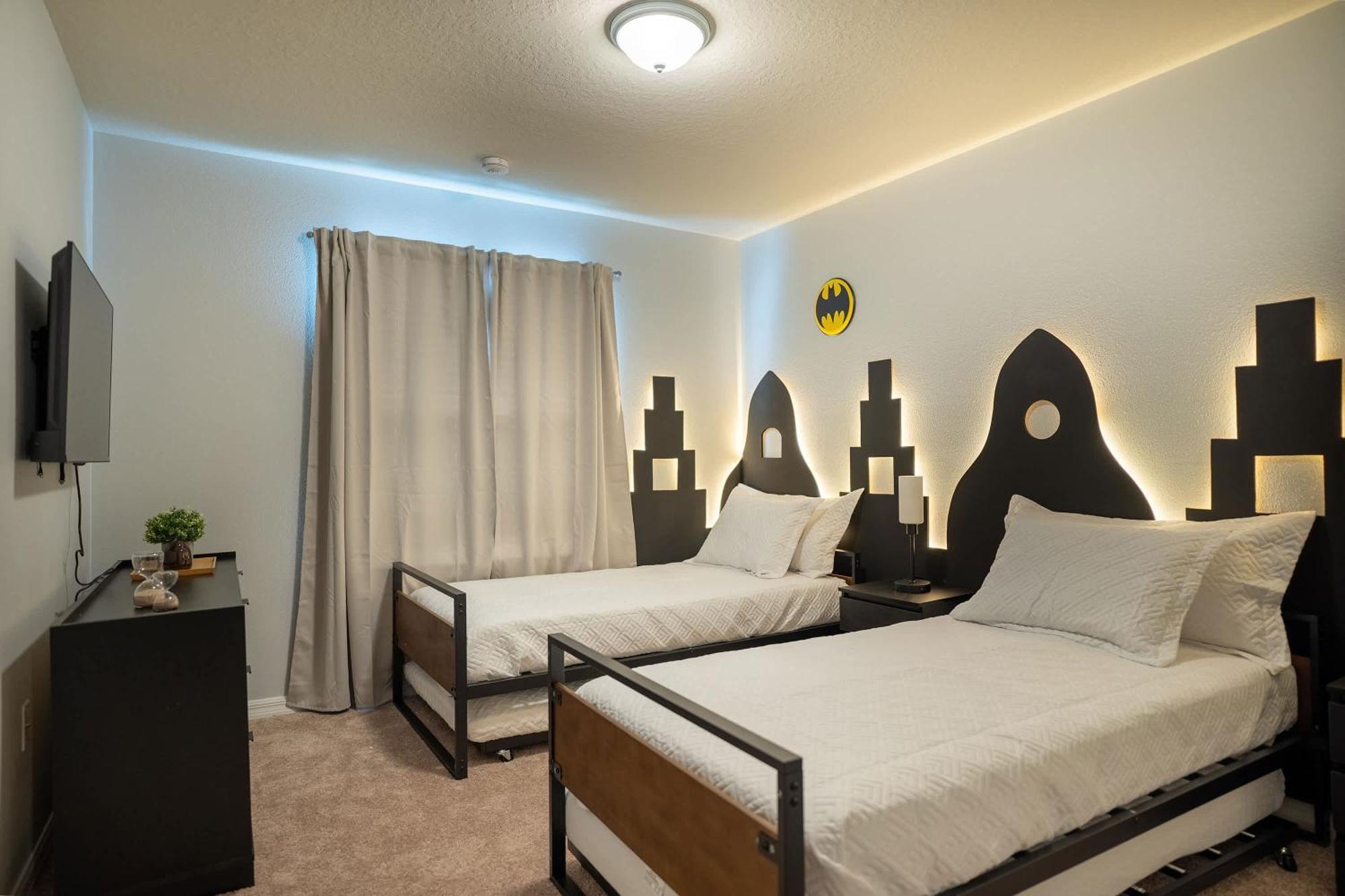 Stunning 10 Bed With Themed Pool Holiday home Orlando