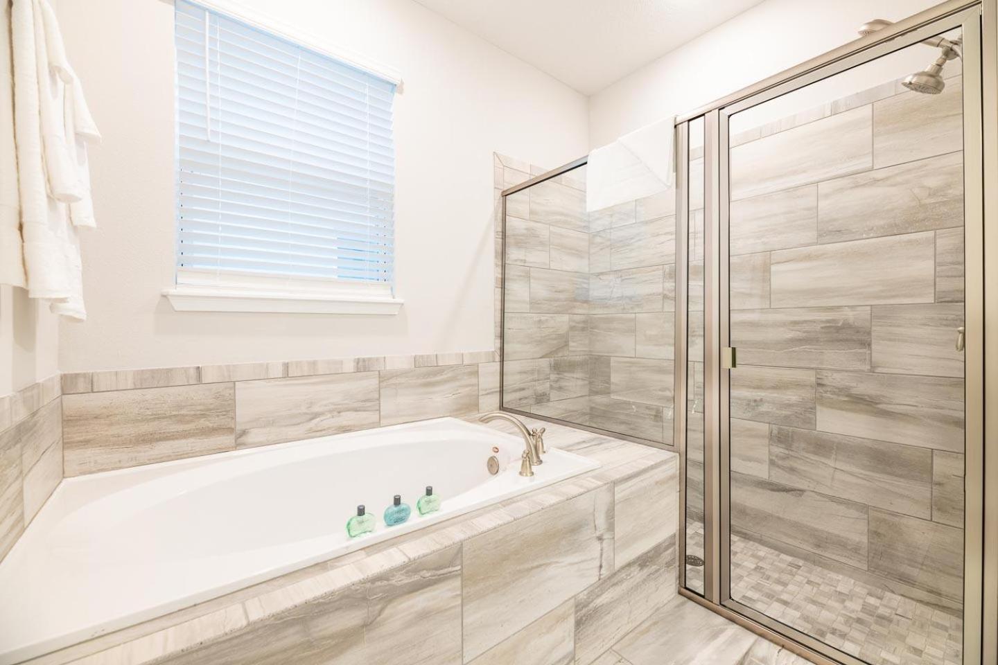 Ec436 - Elegant Oasis With Theater At Encore