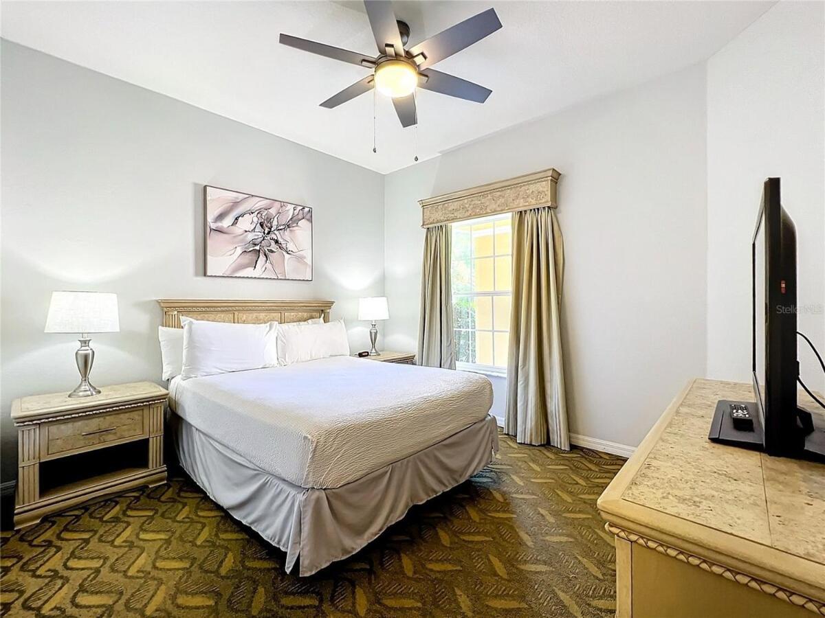 Spacious 3 Bed 3 Bath Luxury 5 Min From Apartment *