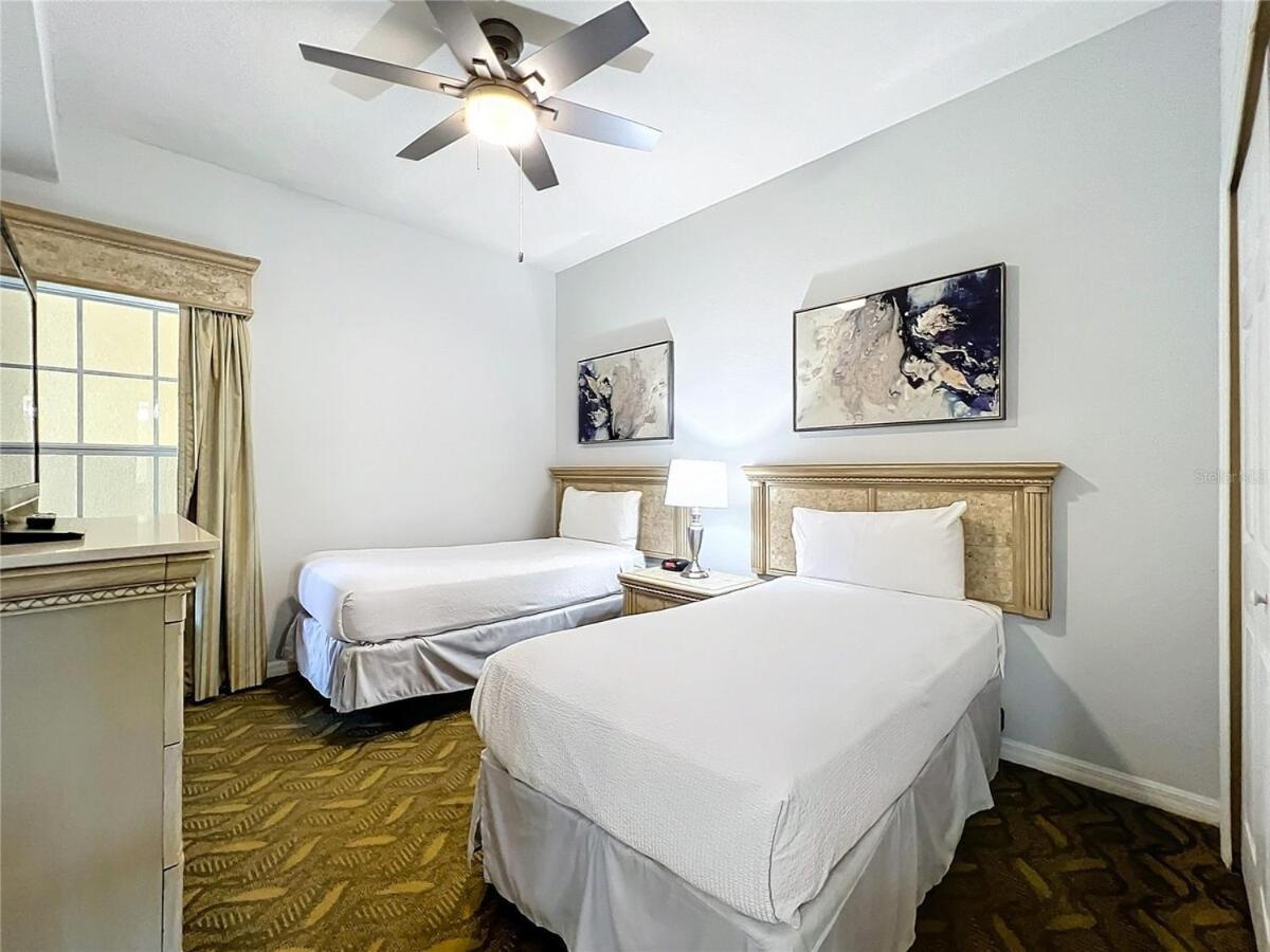 Spacious 3 Bed 3 Bath Luxury 5 Min From * Orlando