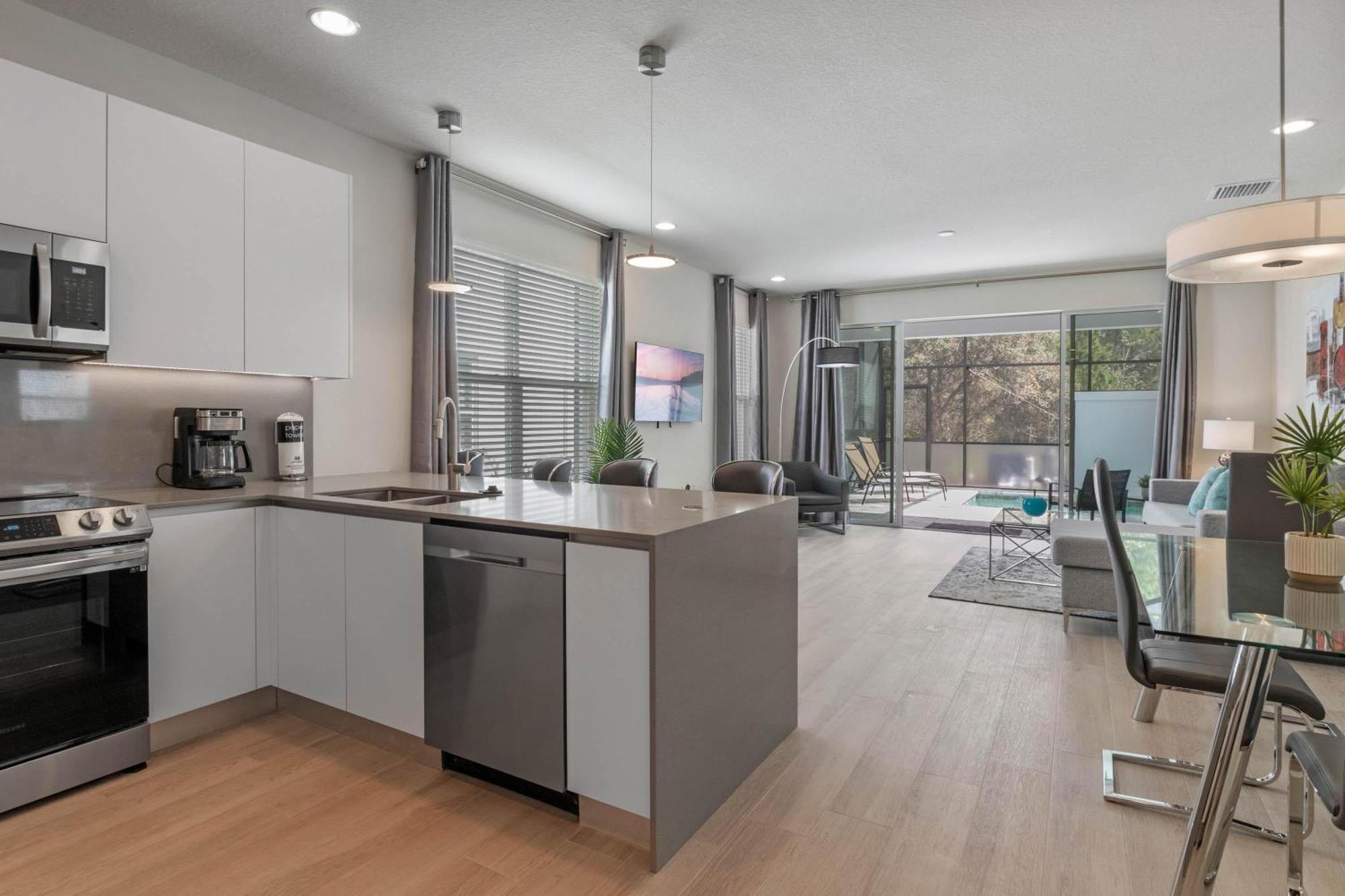 3 Bedrooms Pool Hidden Forest Amenities Apartment