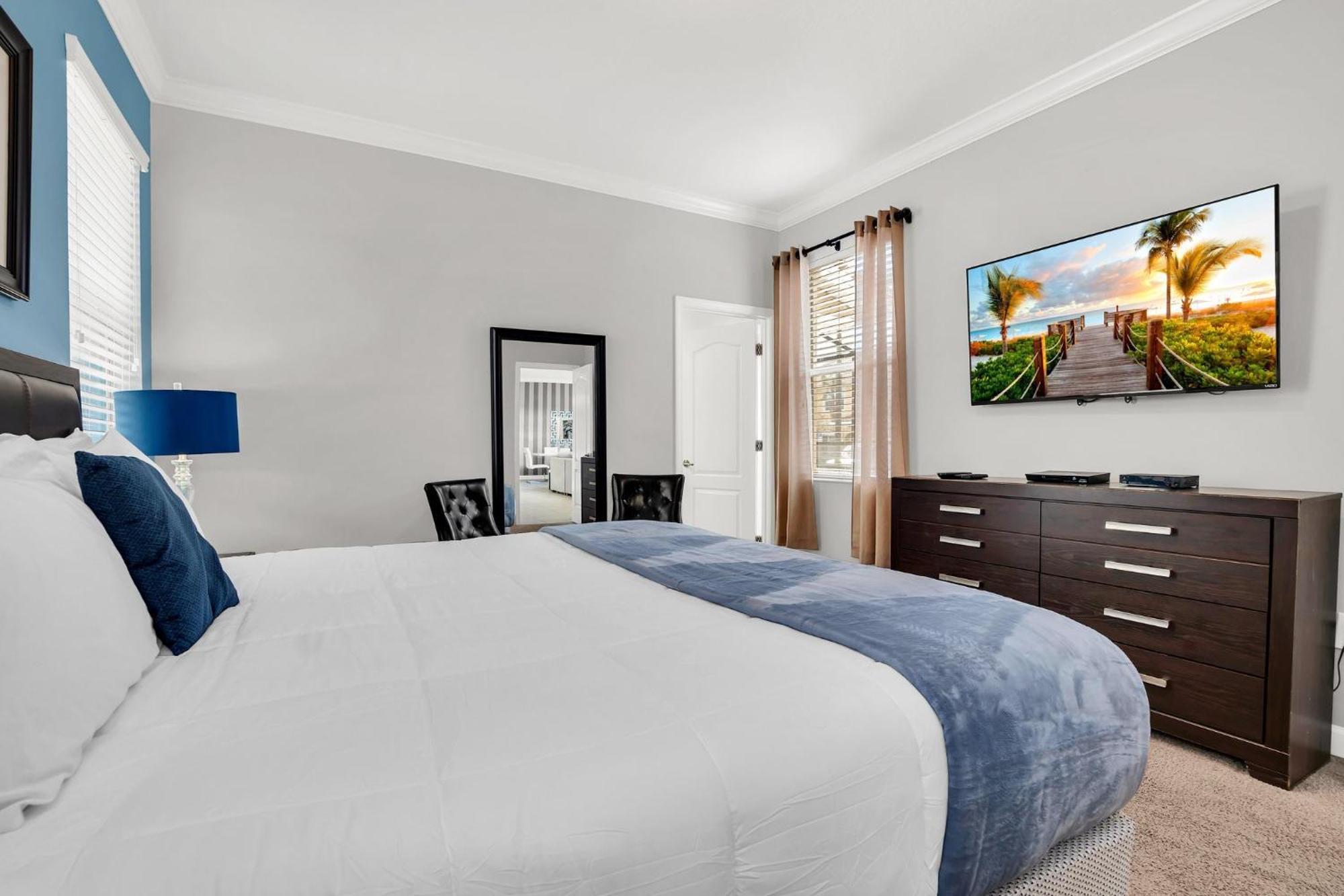 9008 Paradise Palms Blissful Haven 5-bed Oasis Of Luxury And Tranquility *