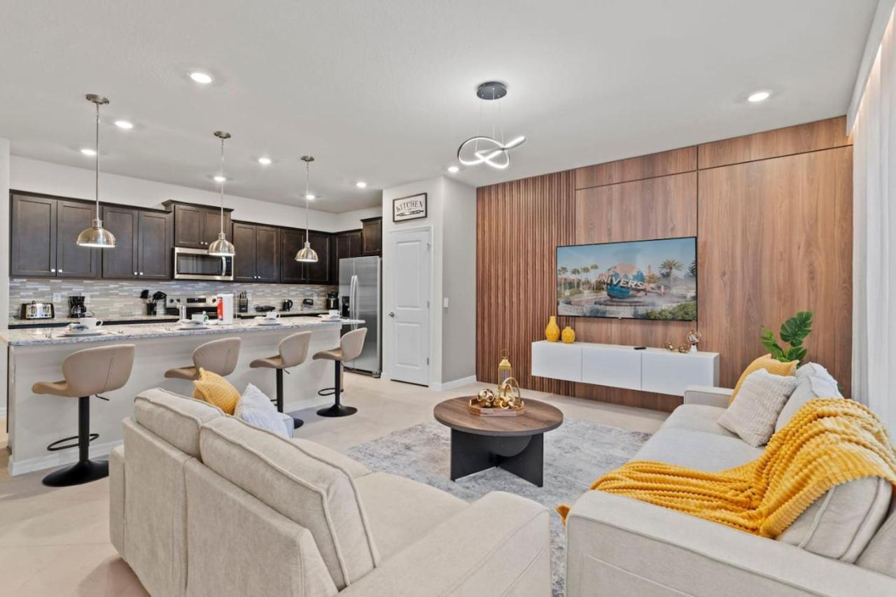 Holiday home 5 Bedroom 5 Bathroom Windsor Cay 1289 *