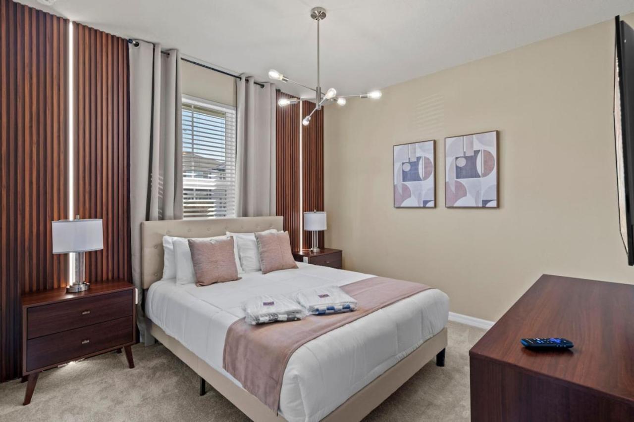 Holiday home 5 Bedroom 5 Bathroom Windsor Cay 1289 *