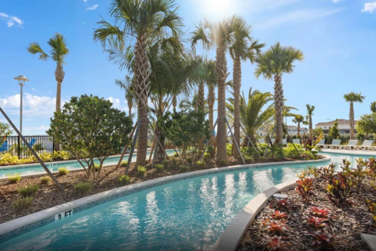5 Bedroom 5 Bathroom Windsor Cay 1289 *