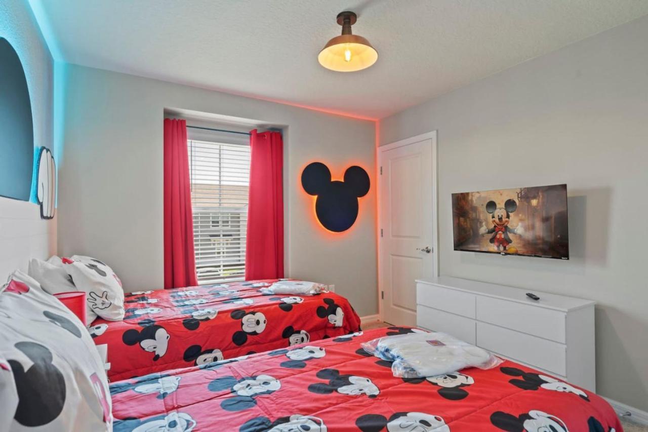 5 Bedroom 5 Bathroom Windsor Cay 1289 Holiday home *