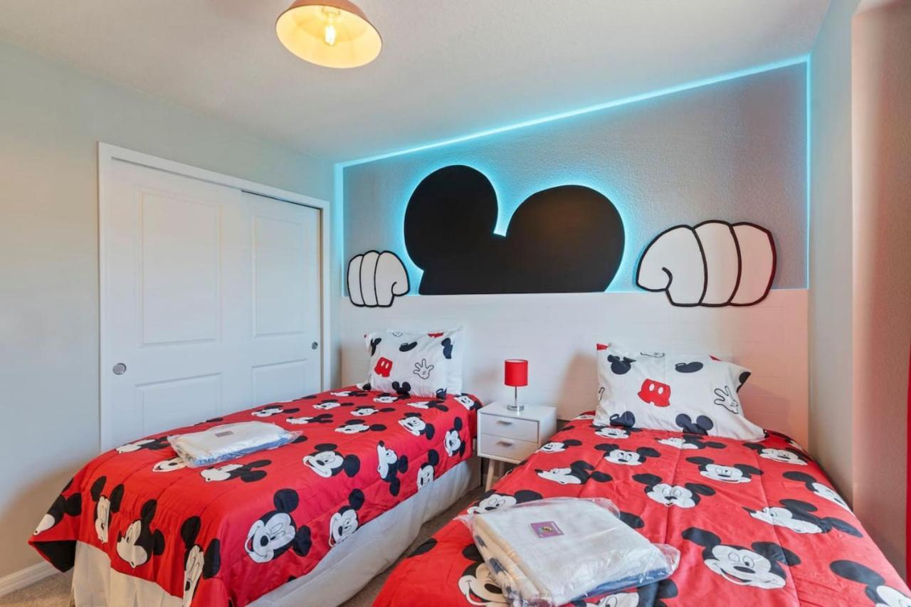 Holiday home 5 Bedroom 5 Bathroom Windsor Cay 1289 *