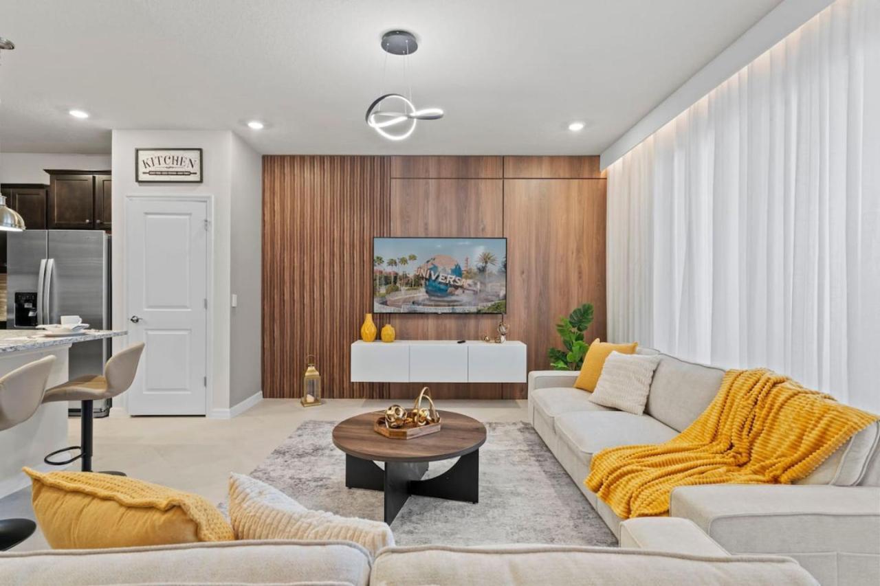 5 Bedroom 5 Bathroom Windsor Cay 1289 Holiday home