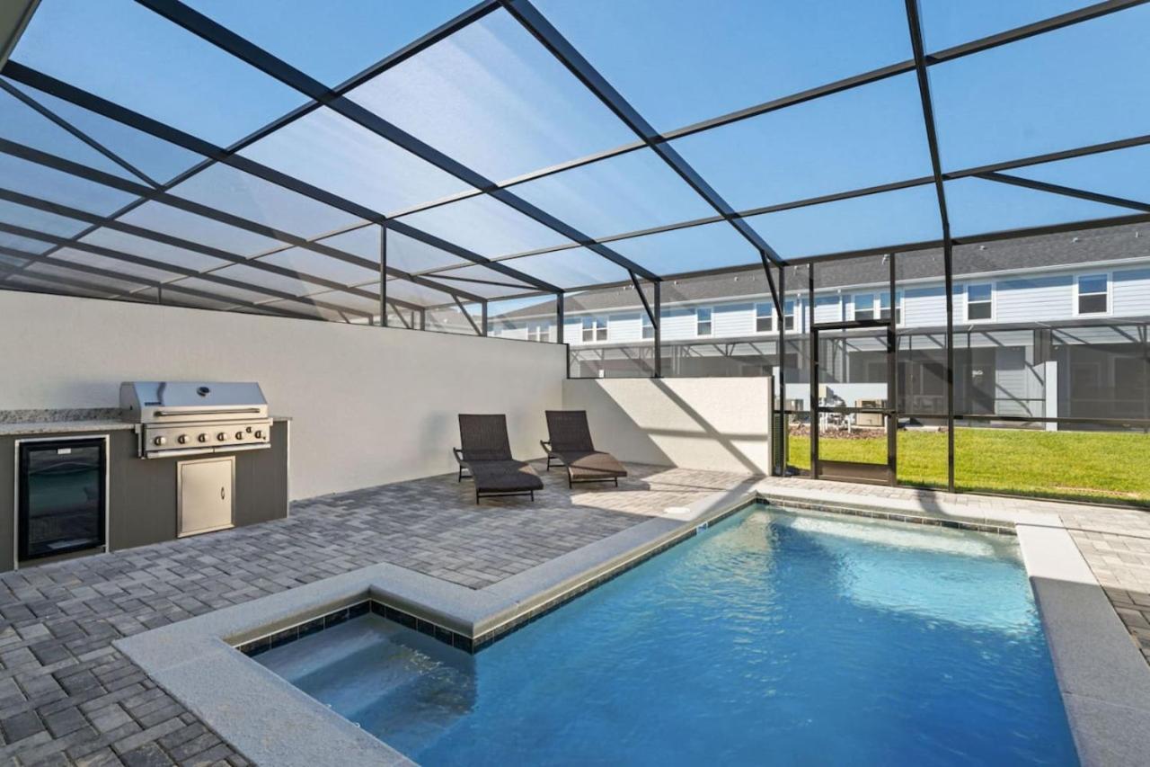 5 Bedroom 5 Bathroom Windsor Cay 1289 Holiday home *