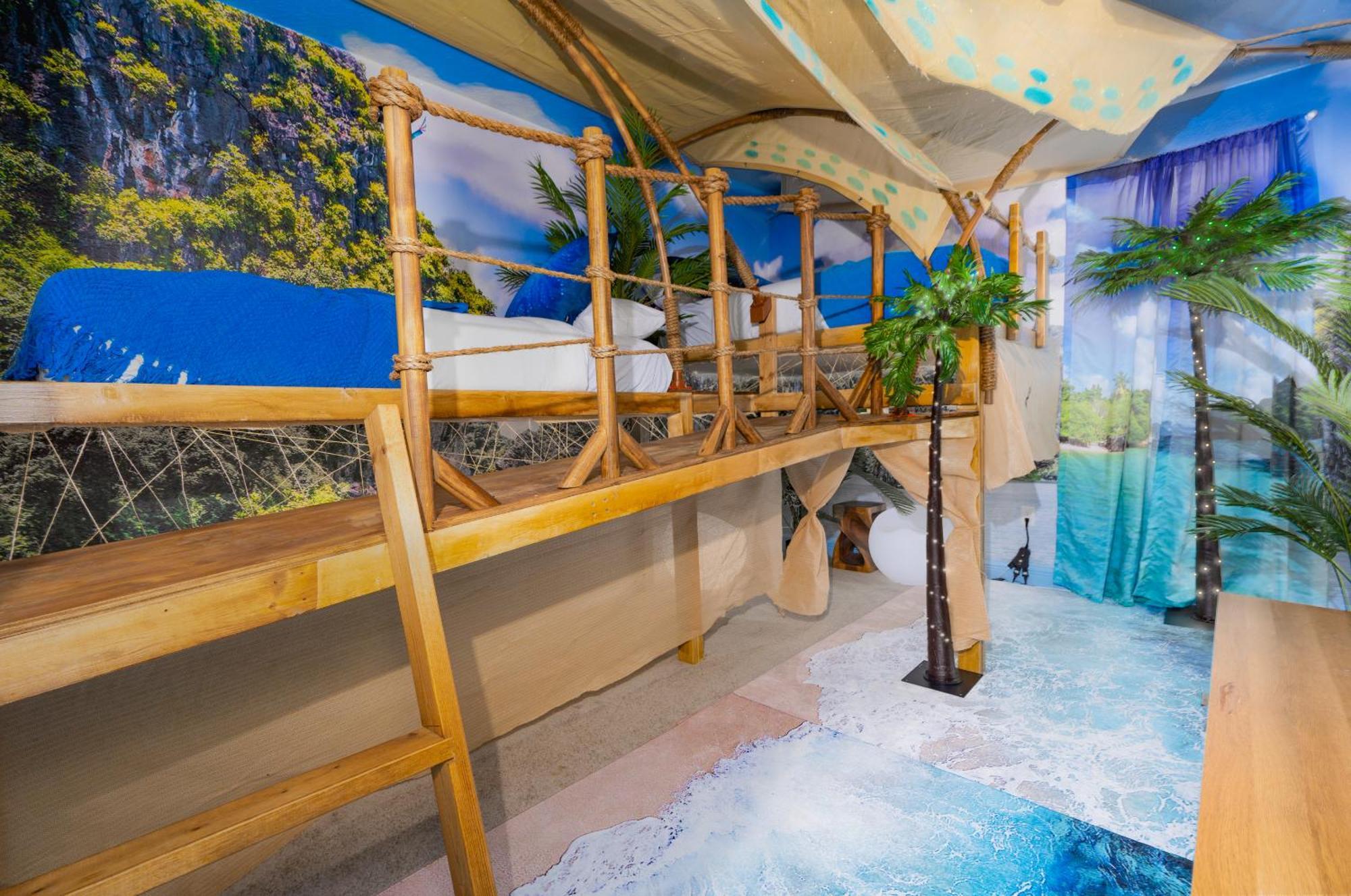 Featured On Tv! Epic Game Room, Theater, Private Pool & Hot Tub Holiday home