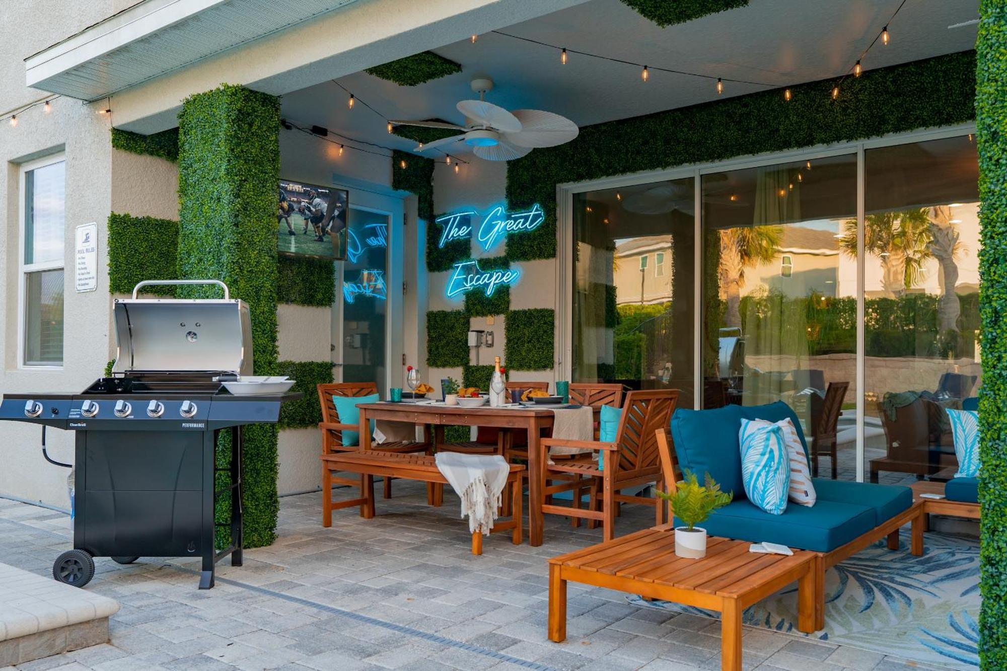Featured On Tv! Epic Game Room, Theater, Private Pool & Hot Tub Holiday home *
