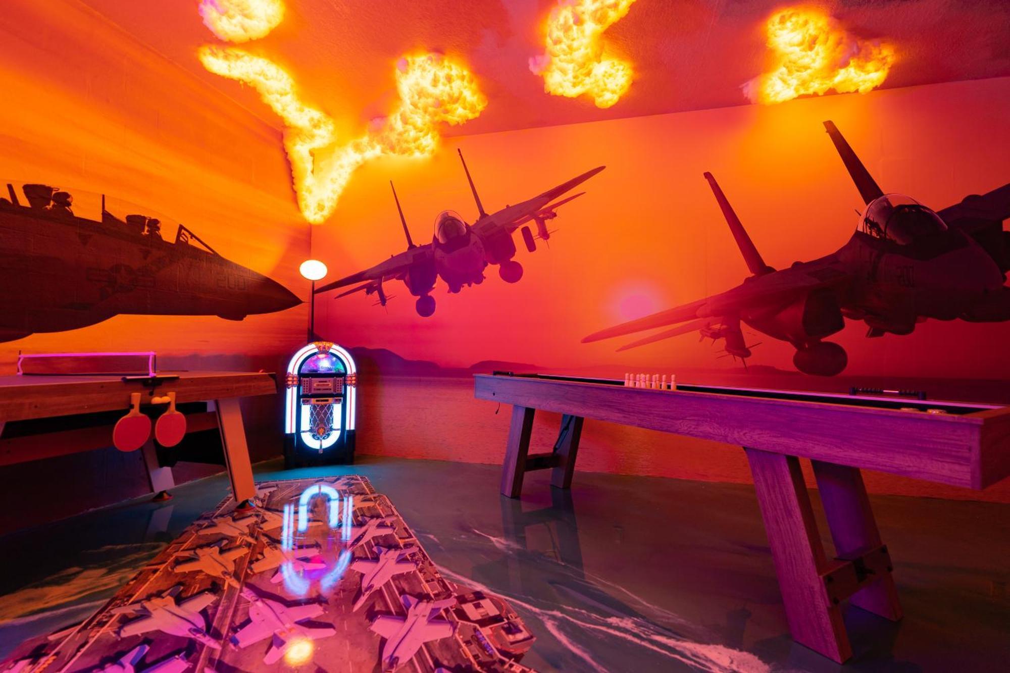 Holiday home Featured On Tv! Epic Game Room, Theater, Private Pool & Hot Tub