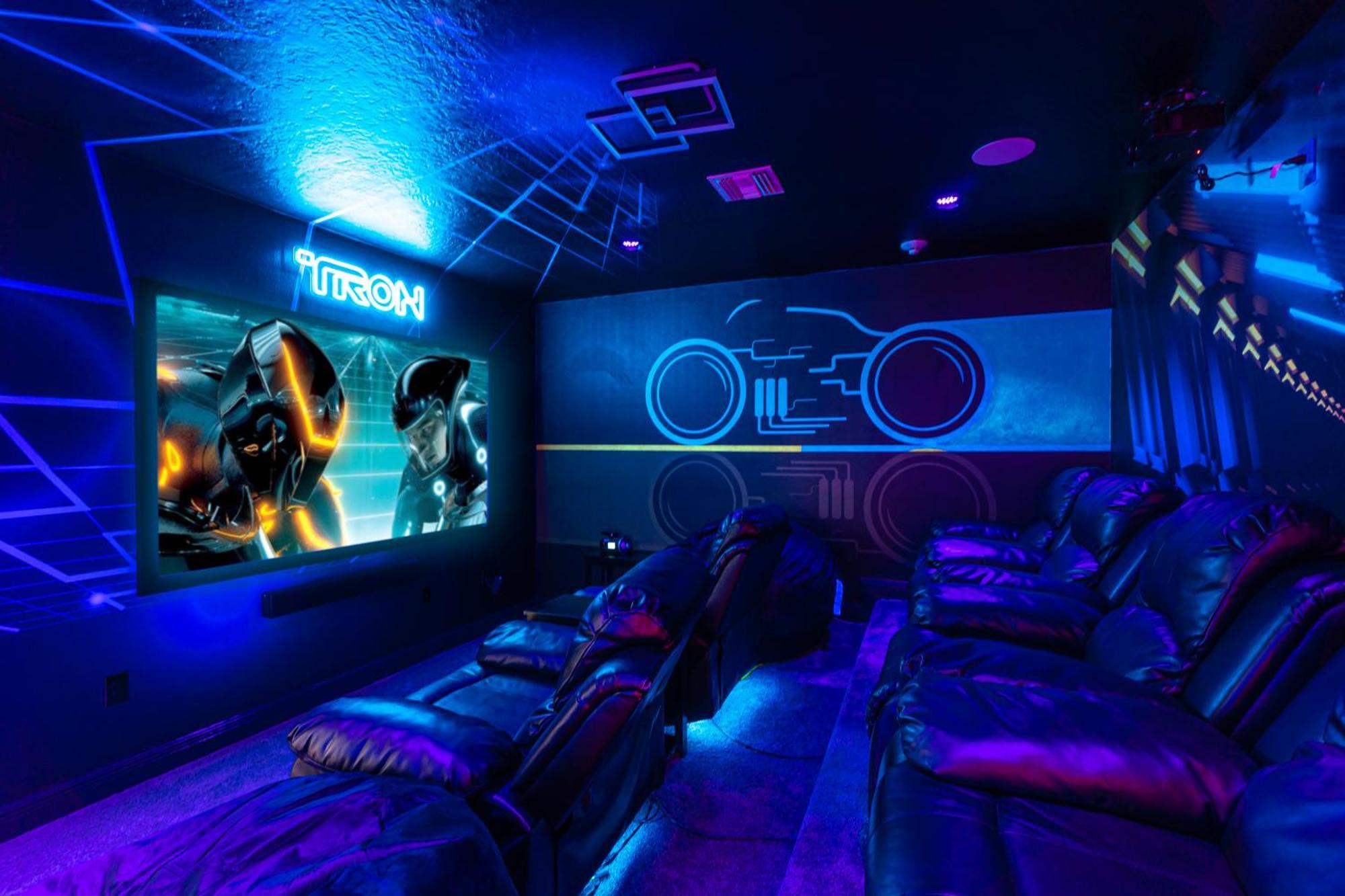 Featured On Tv! Epic Game Room, Theater, Private Pool & Hot Tub Holiday home