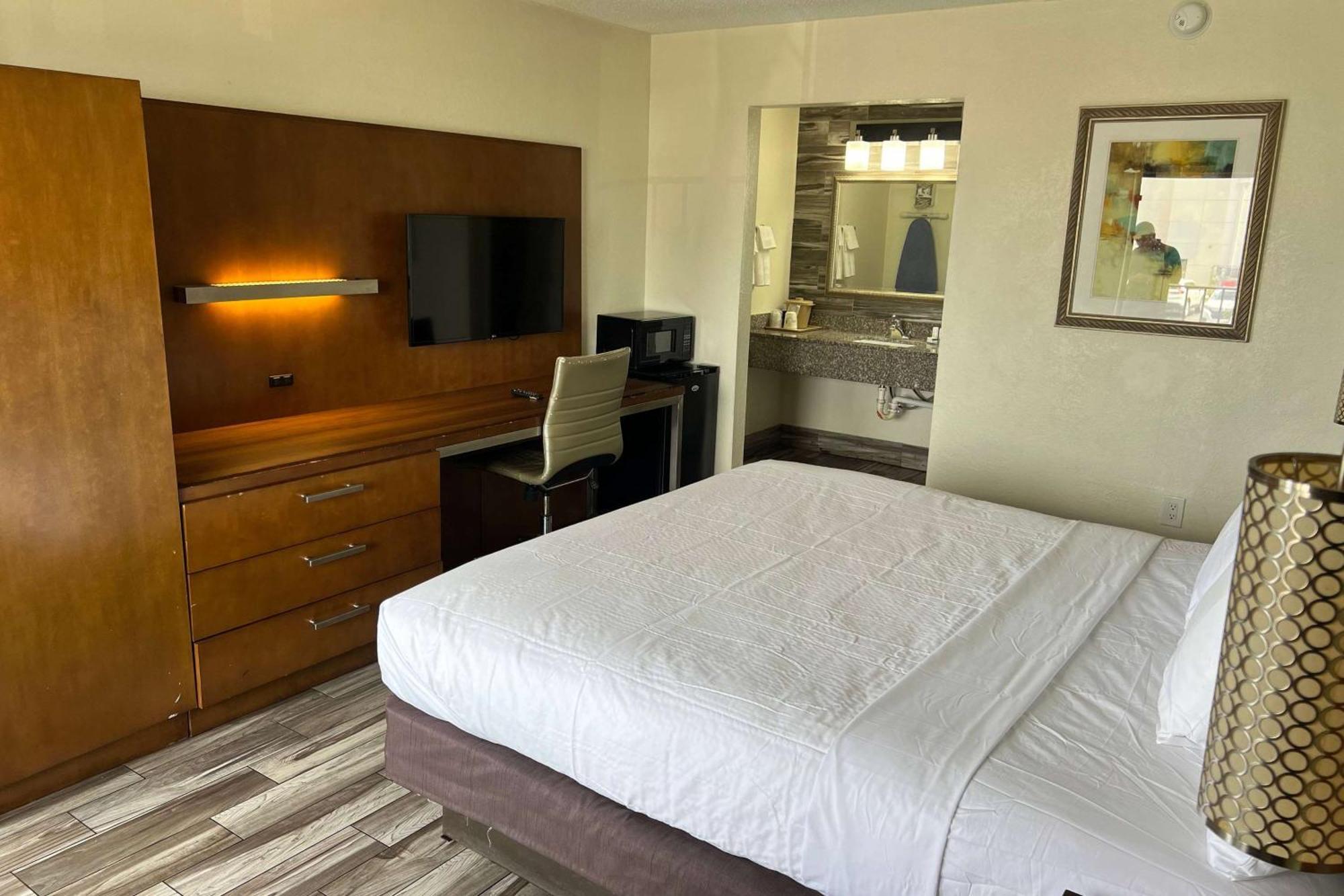 Baymont By Wyndham Downtown Orlando