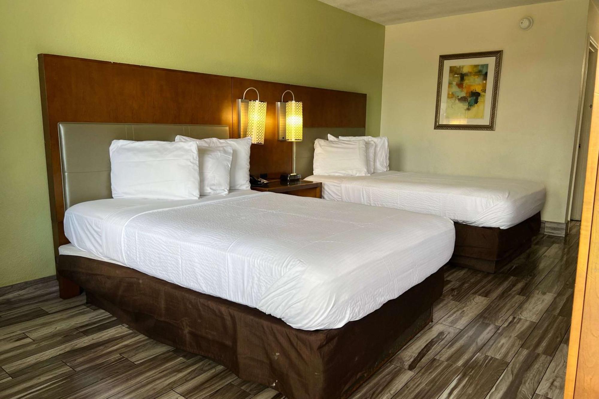 Baymont By Wyndham Downtown Hotel
