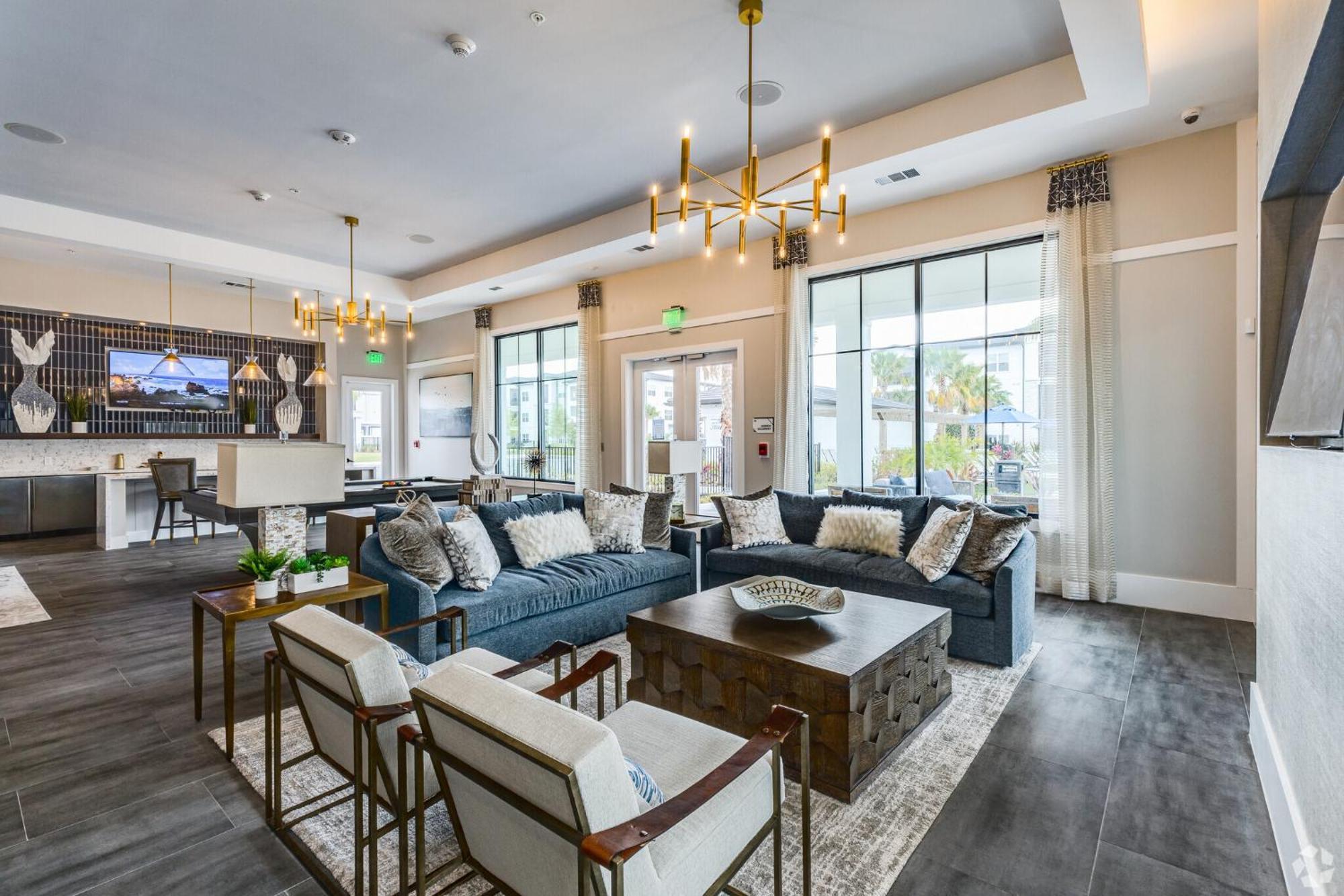Private Full Modern King Suite, Amenities & Great Pool *