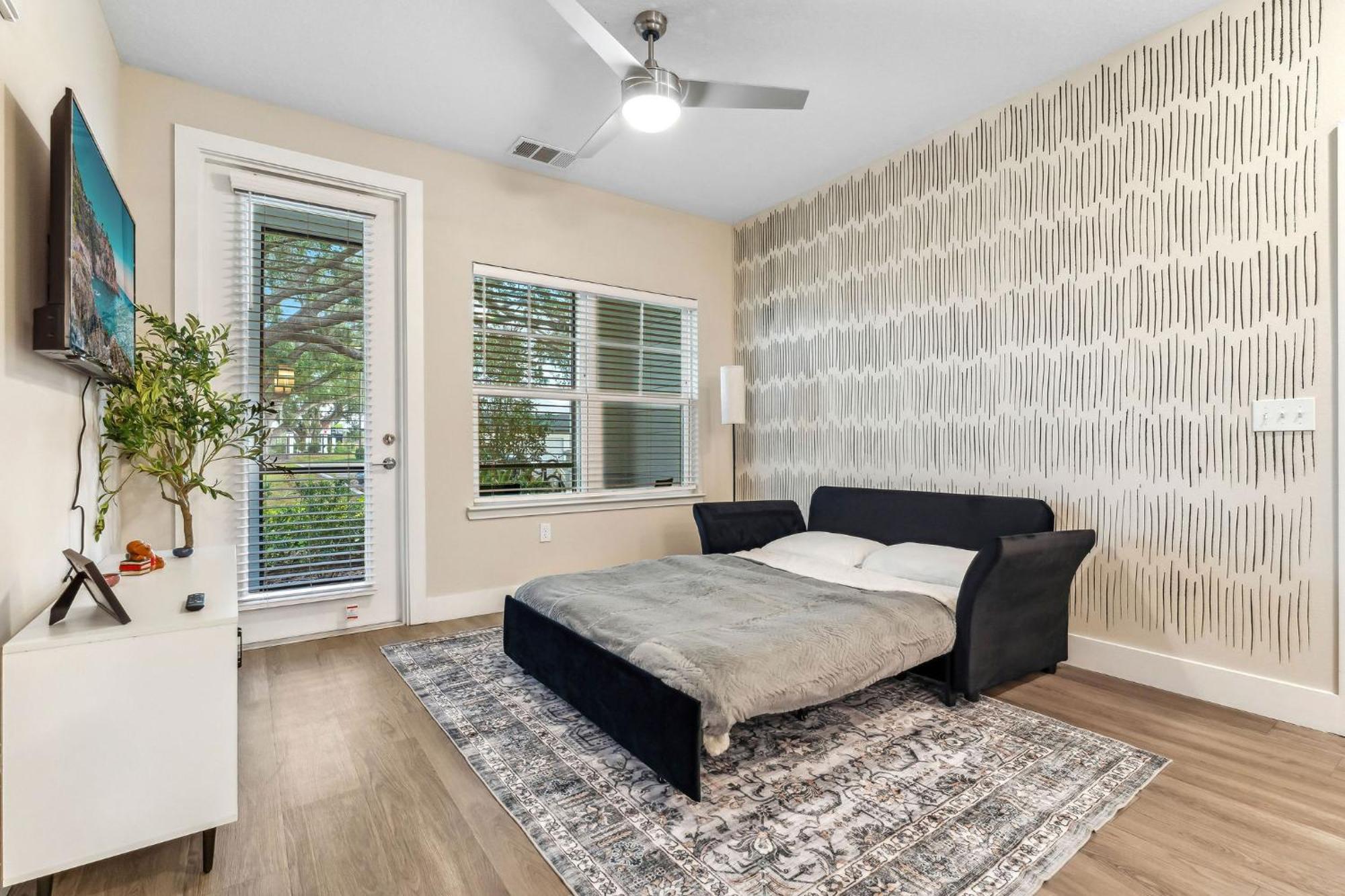 Apartment Private Full Modern King Suite, Amenities & Great Pool Orlando