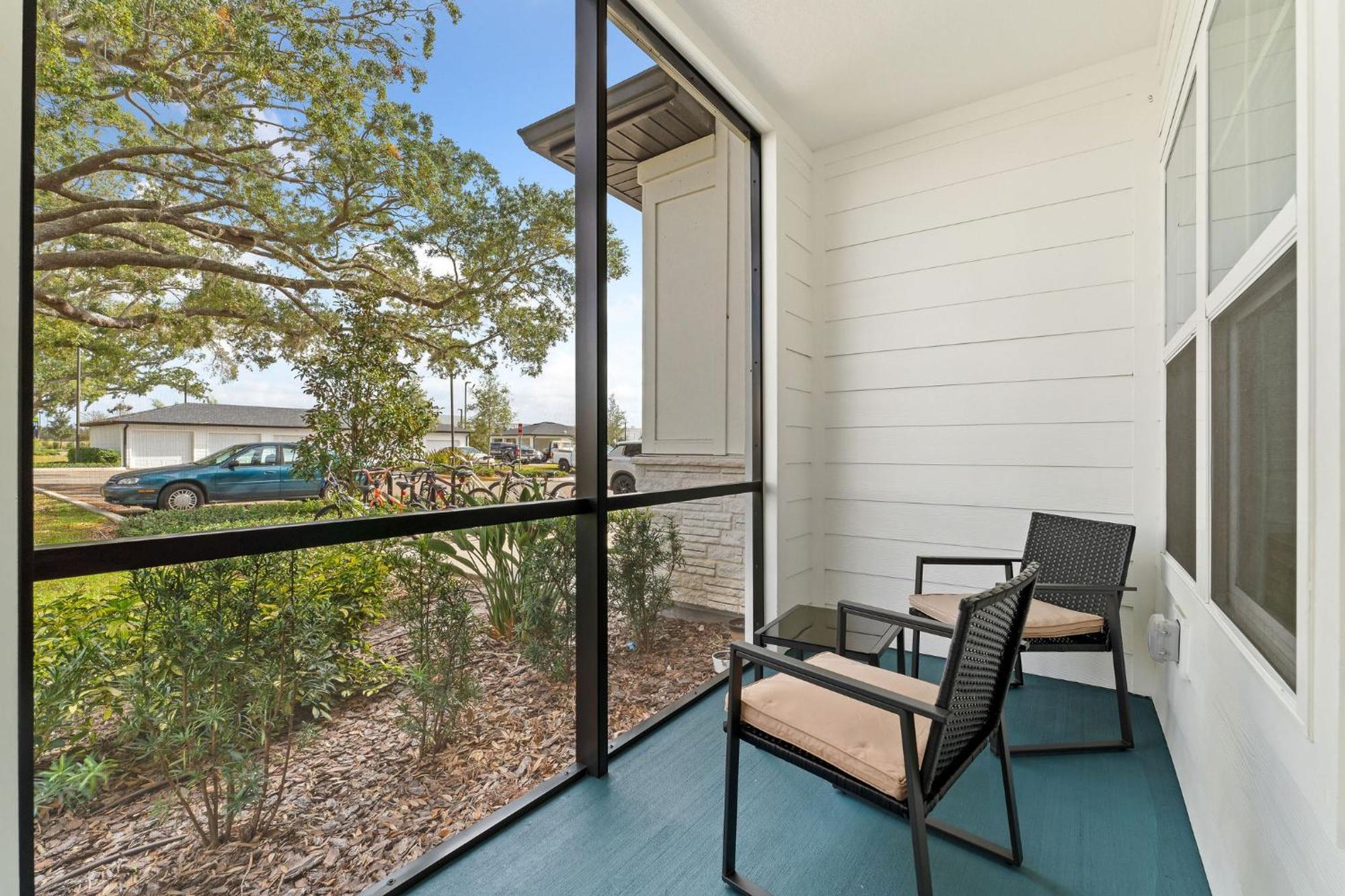 Apartment Private Full Modern King Suite, Amenities & Great Pool