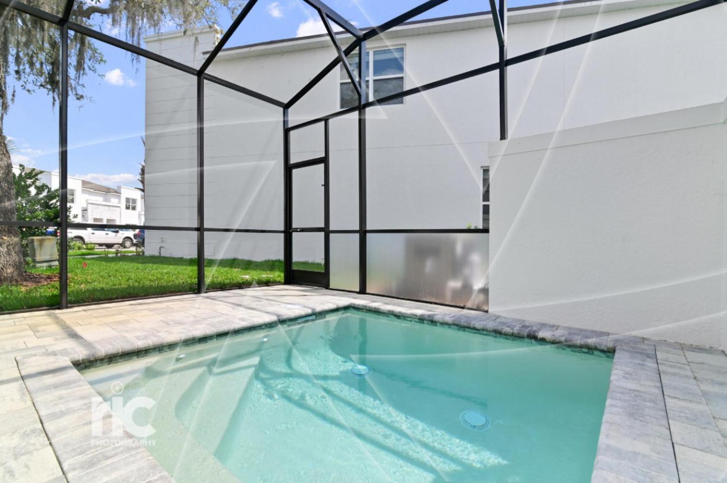 New Luxury Dream Vacation With Gym, 70 Inch Tv, Private Pool, 4 Bedrooms, 3 Full Baths, High Speed Wifi