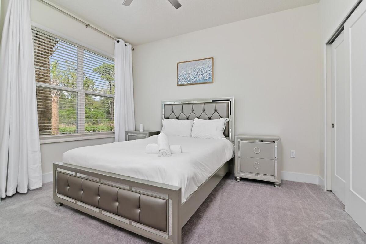 New Luxury Dream Vacation With Gym, 70 Inch Tv, Private Pool, 4 Bedrooms, 3 Full Baths, High Speed Wifi * Orlando
