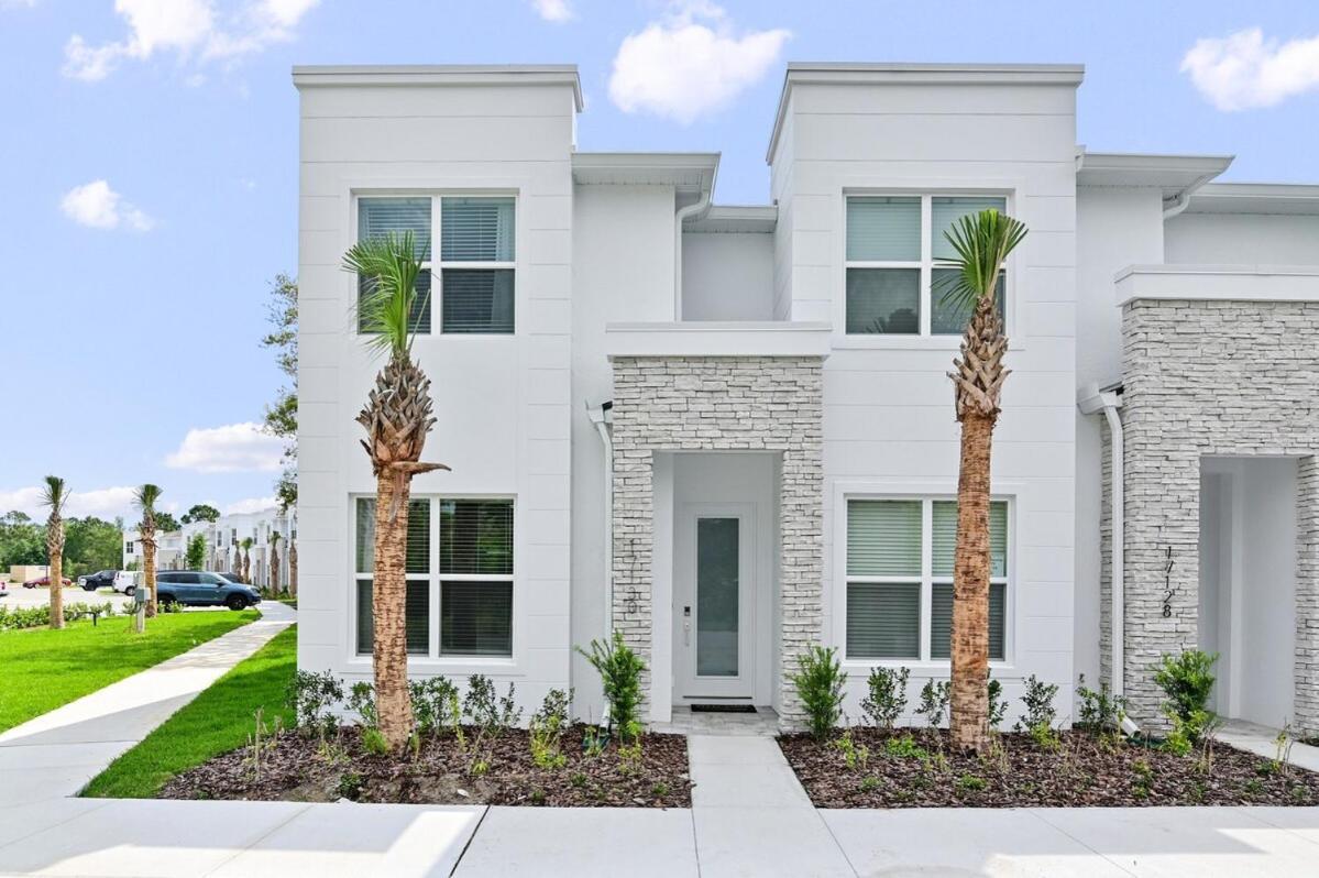 New Luxury Dream Vacation With Gym, 70 Inch Tv, Private Pool, 4 Bedrooms, 3 Full Baths, High Speed Wifi * Orlando