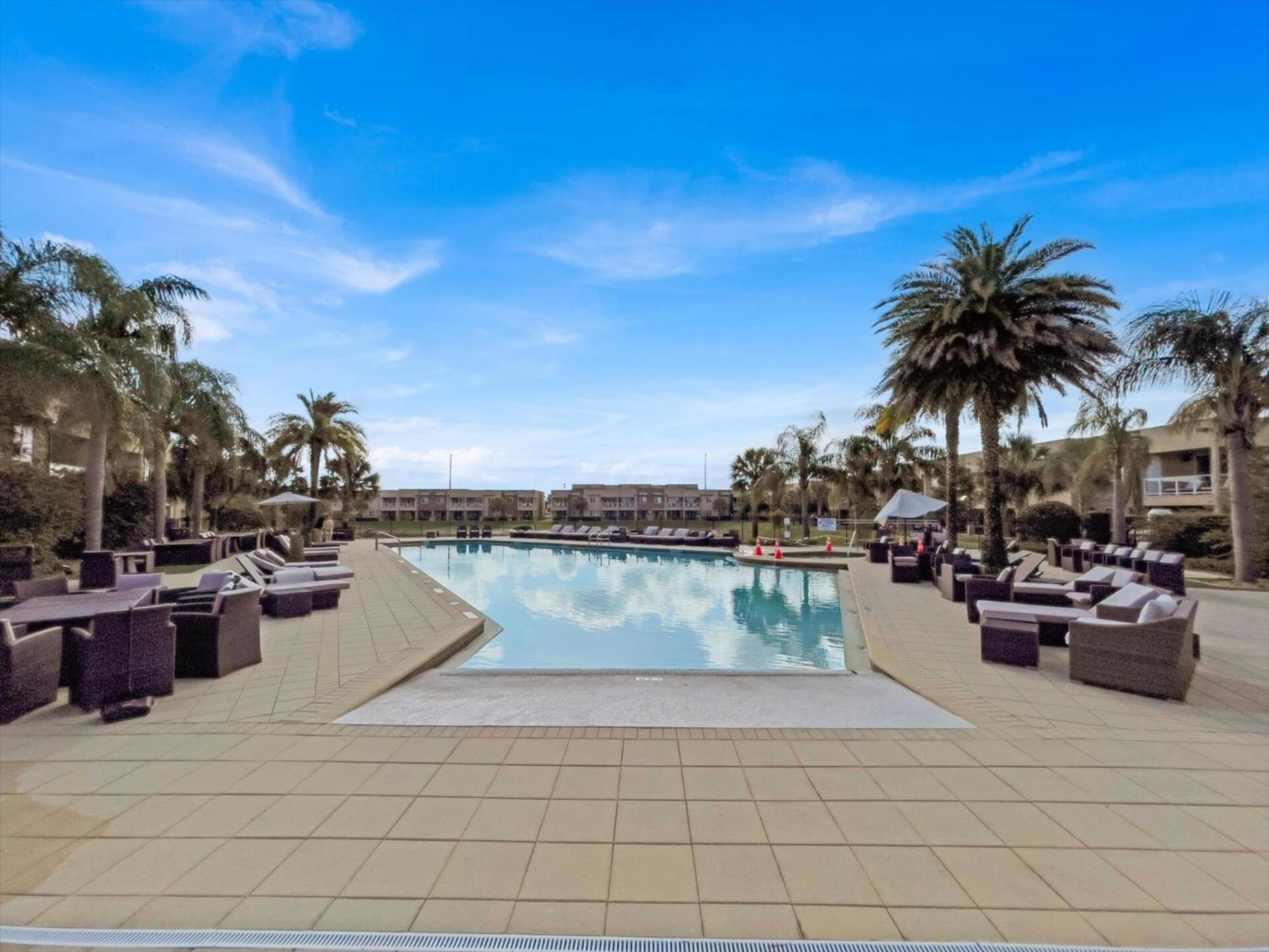 Villa Book Now: Townhome 6440 Near Magic