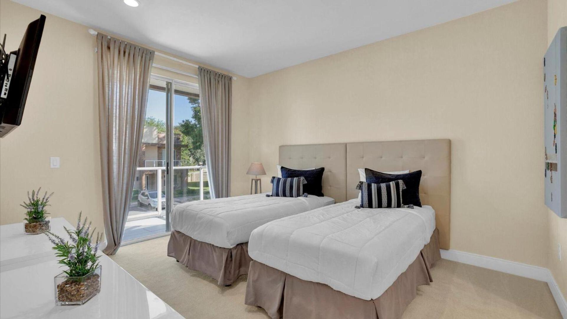 Book Now: Townhome 6440 Near Magic Villa Orlando