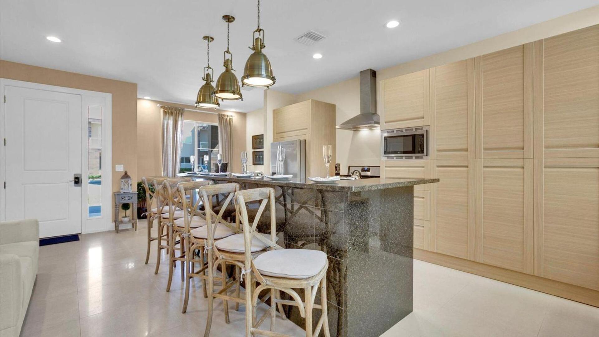 Villa Book Now: Townhome 6440 Near Magic