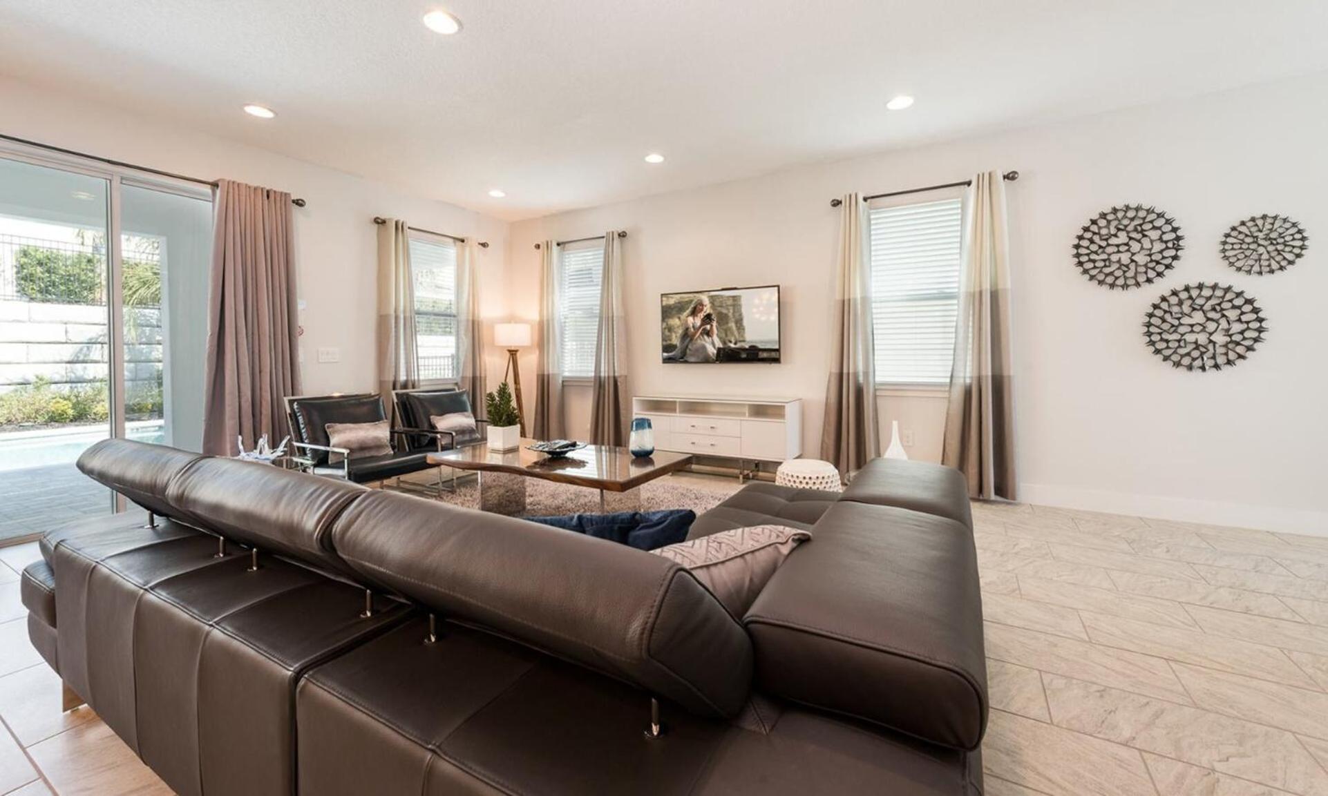 Luxury Private With Large Pool On Encore At Reunion 4433 Villa