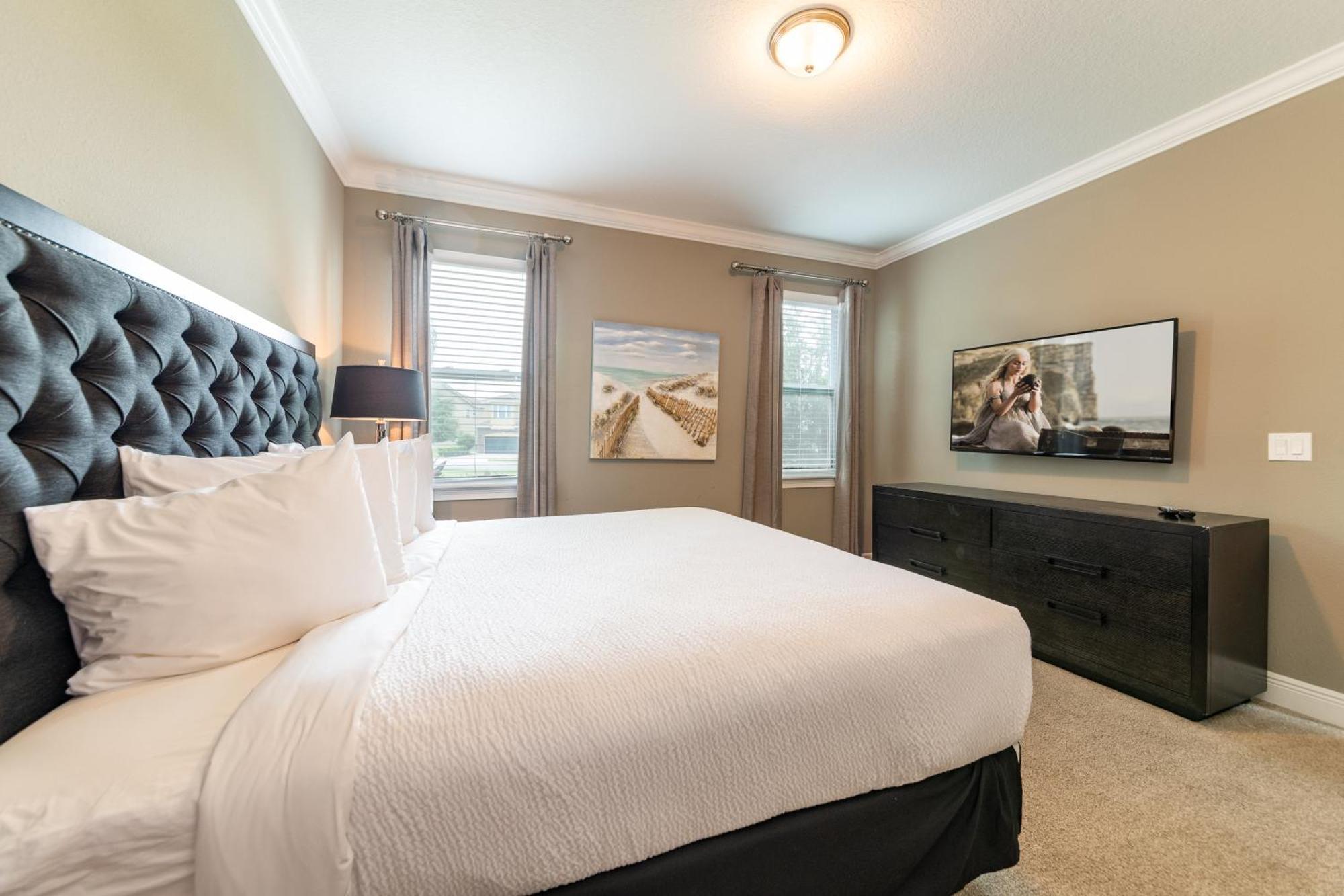 Brilliant Home: Disney-adjacent With Private Pool And Game Holiday home Orlando