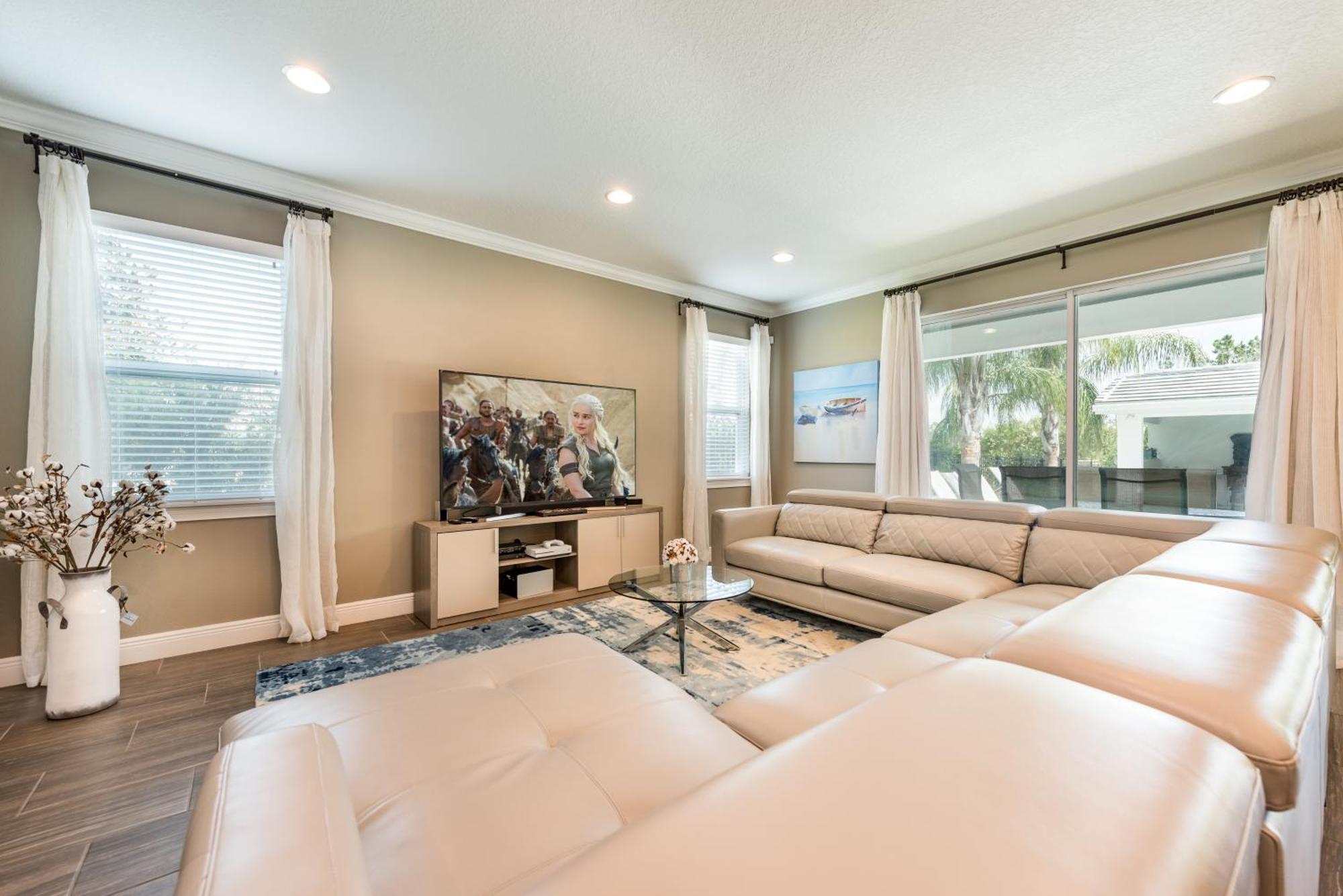 Brilliant Home: Disney-adjacent With Private Pool And Game Holiday home