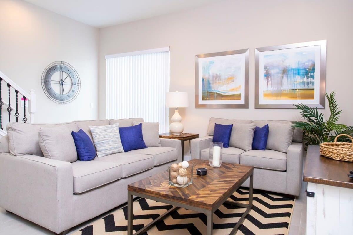 Gorgeous 4 Bedroom Family Friendly Close To 7573 * Orlando