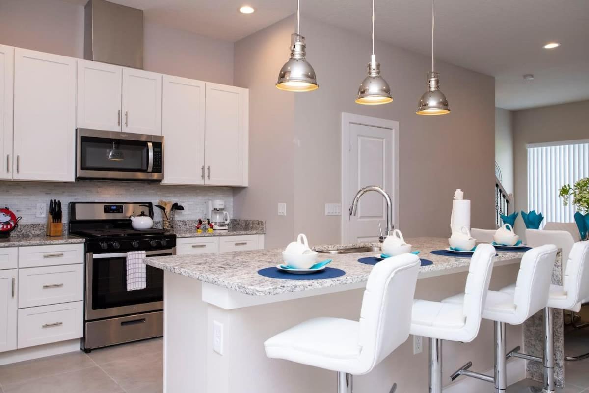 Holiday home Gorgeous 4 Bedroom Family Friendly Close To 7573 Orlando