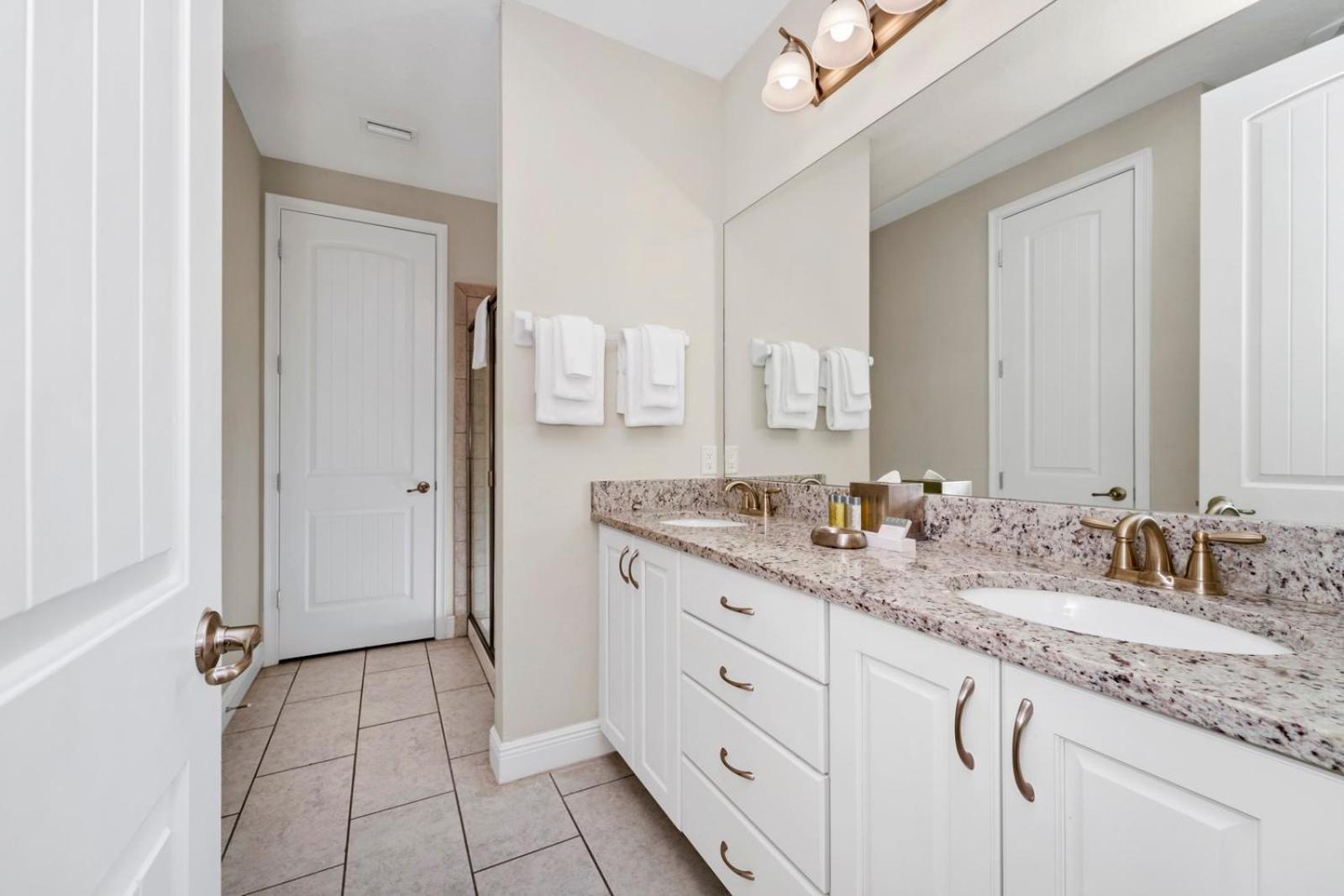 Gleaming By Rentyl With Theater Near - 209s Orlando