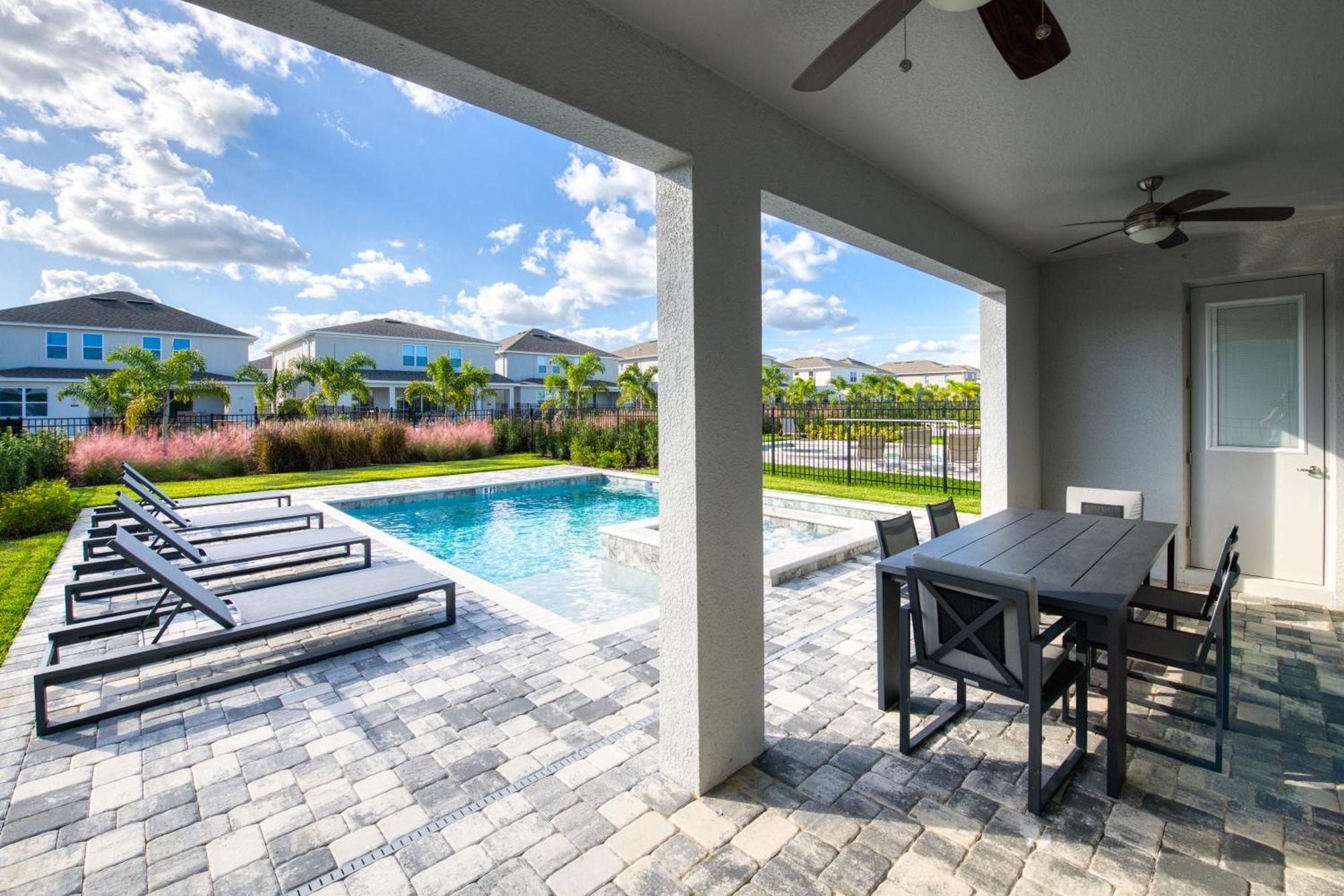 Beautiful By Rentyl Near With Game - 365s Holiday home *