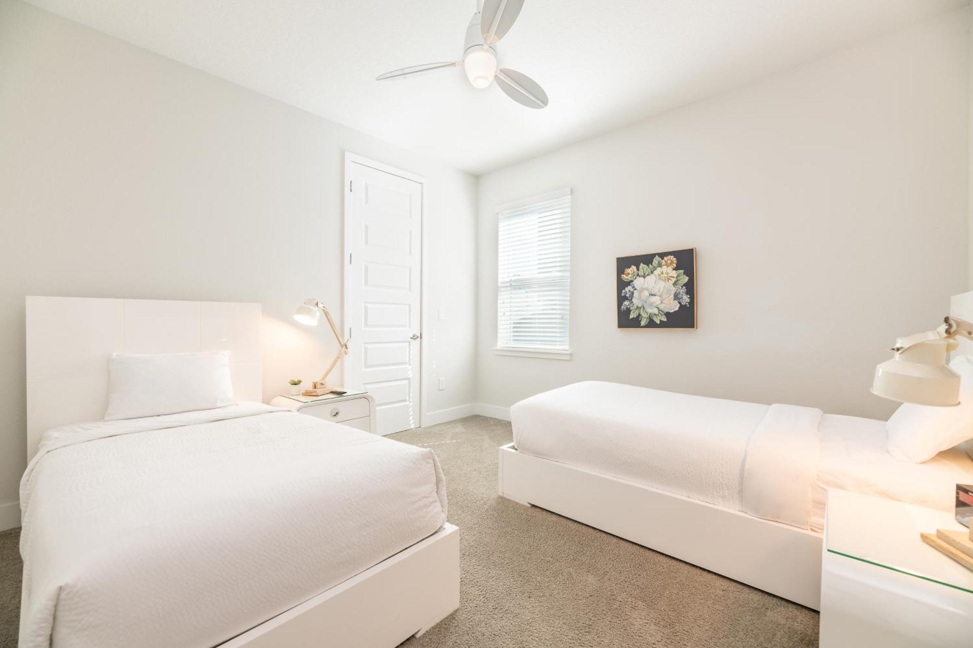 Amazing With Game And Private Pool Near By Rentyl - 7649w *