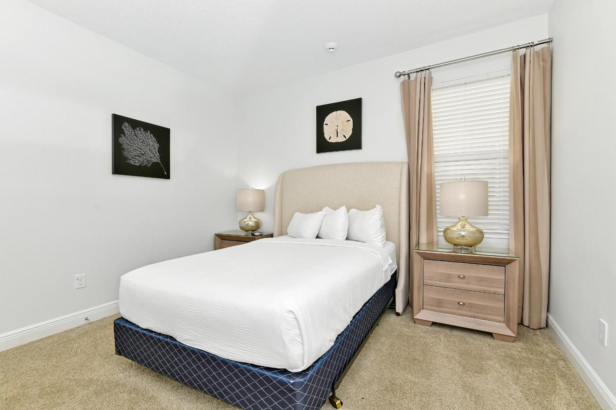 Spacious Near By Rentyl With Private Pool & Amenities - 250c *