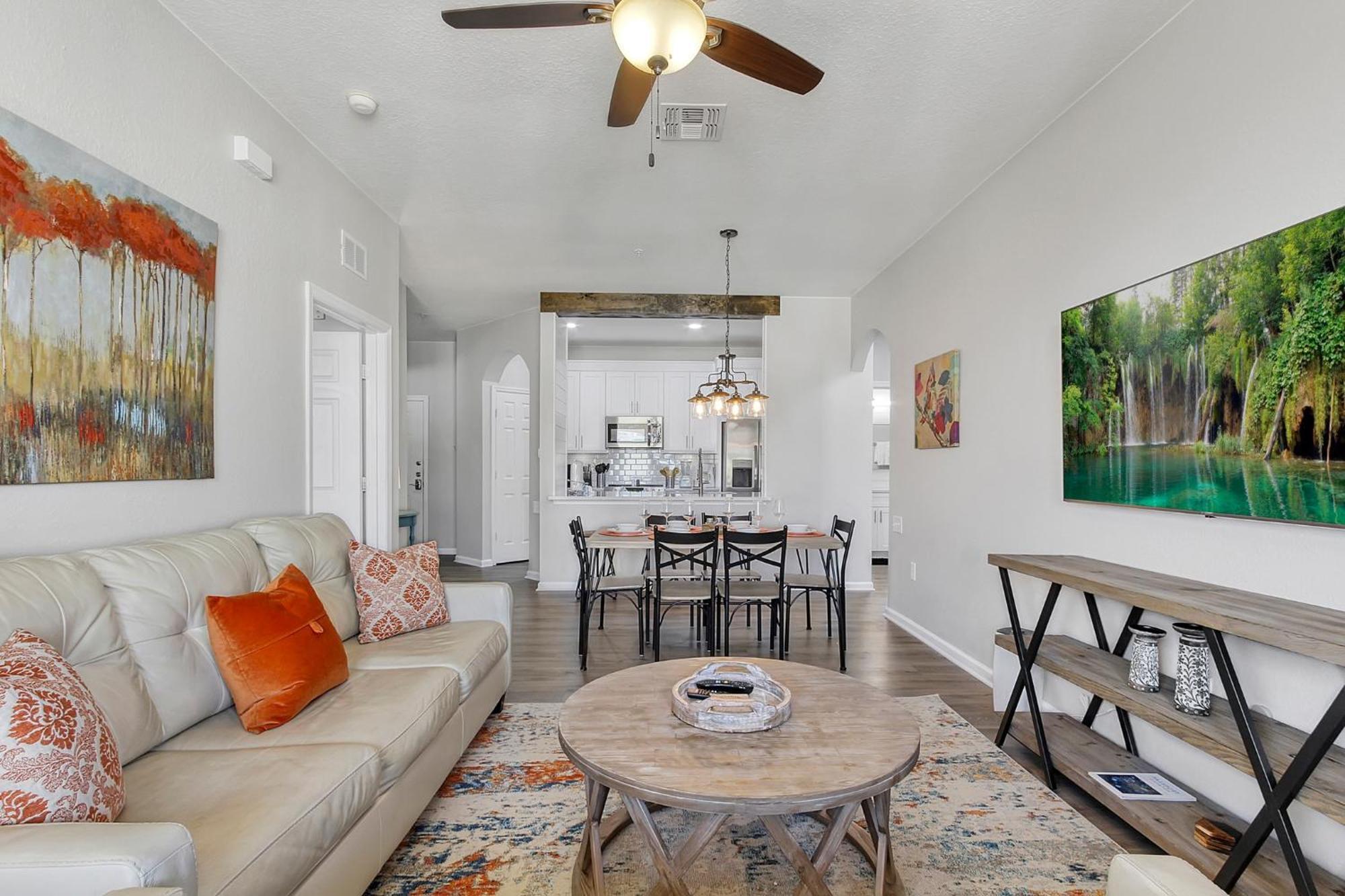 The Perch-2 Miles From Disney, Movie Theatre & Water Park Apartment