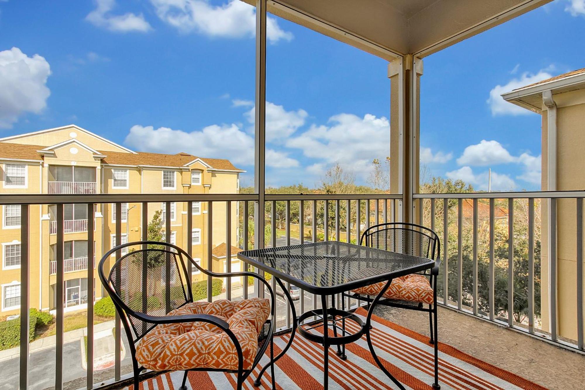 The Perch-2 Miles From Disney, Movie Theatre & Water Park Orlando