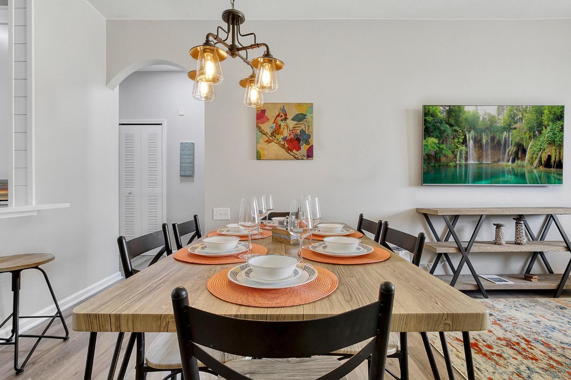 The Perch-2 Miles From Disney, Movie Theatre & Water Park * Orlando