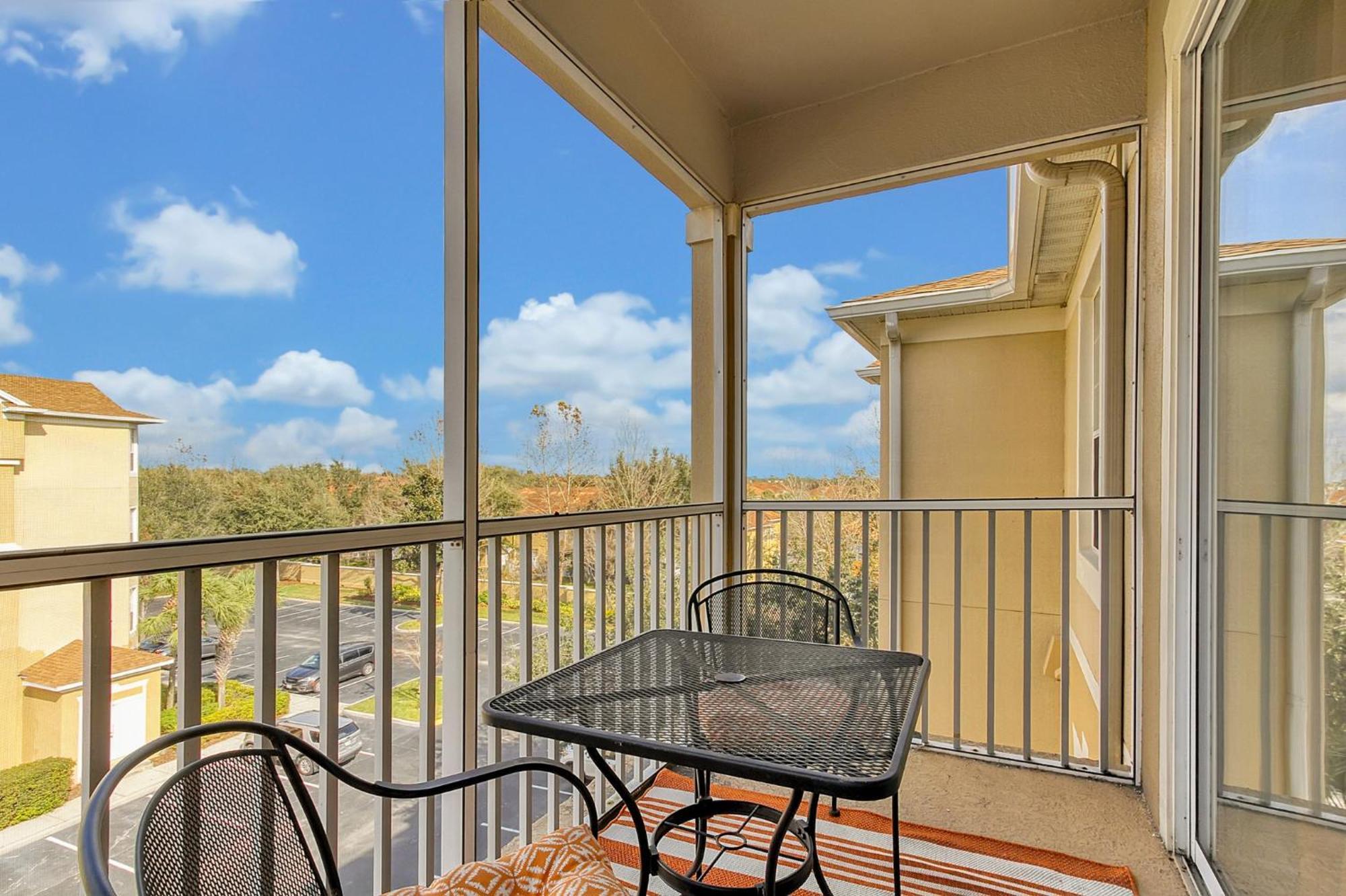 The Perch-2 Miles From Disney, Movie Theatre & Water Park Apartment *