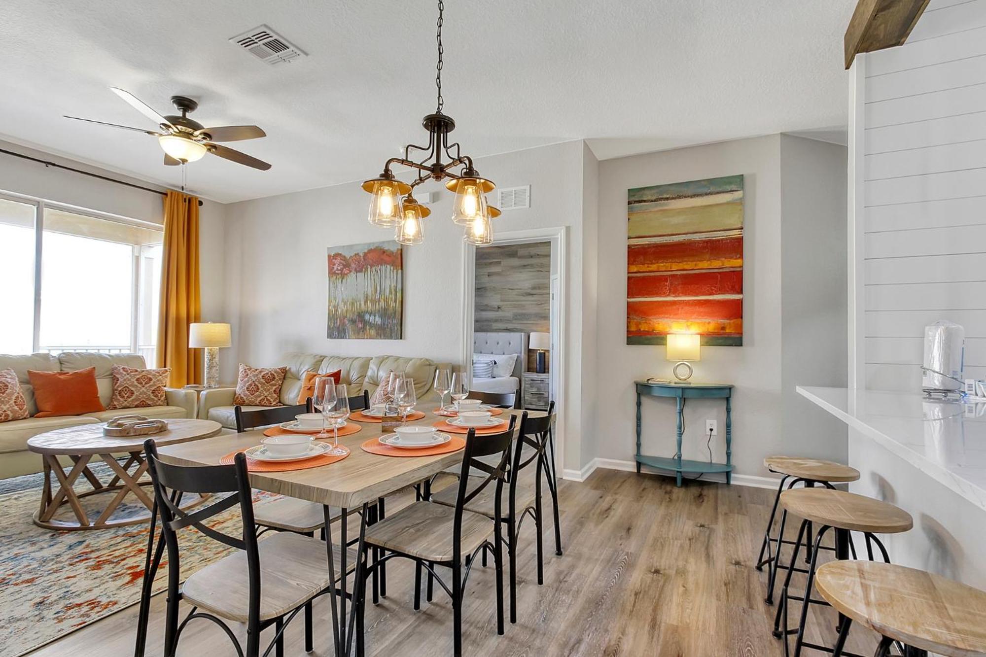 The Perch-2 Miles From Disney, Movie Theatre & Water Park Orlando