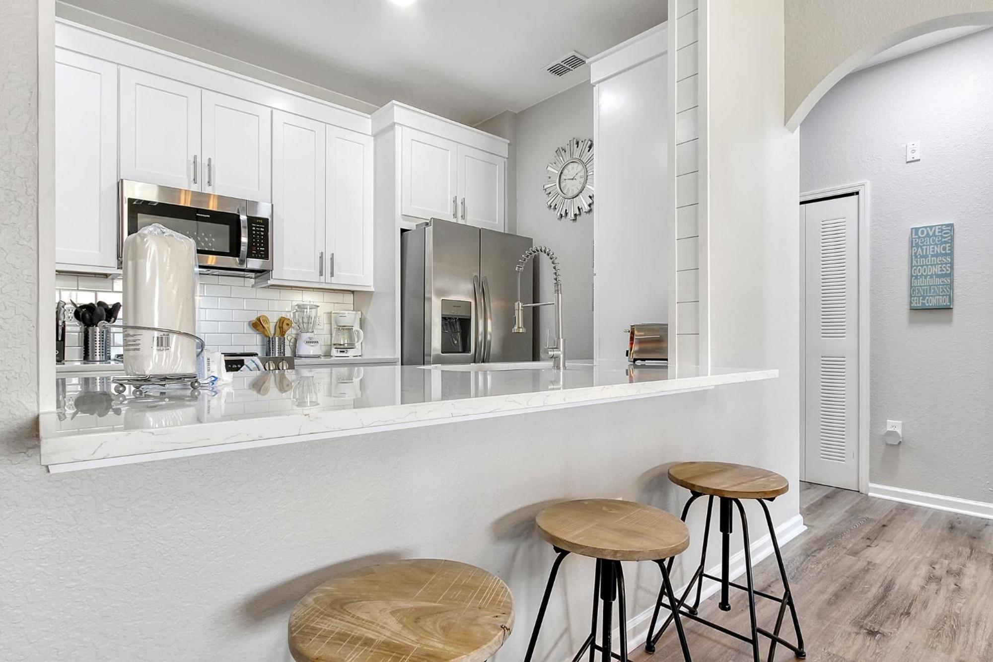 The Perch-2 Miles From Disney, Movie Theatre & Water Park Apartment Orlando