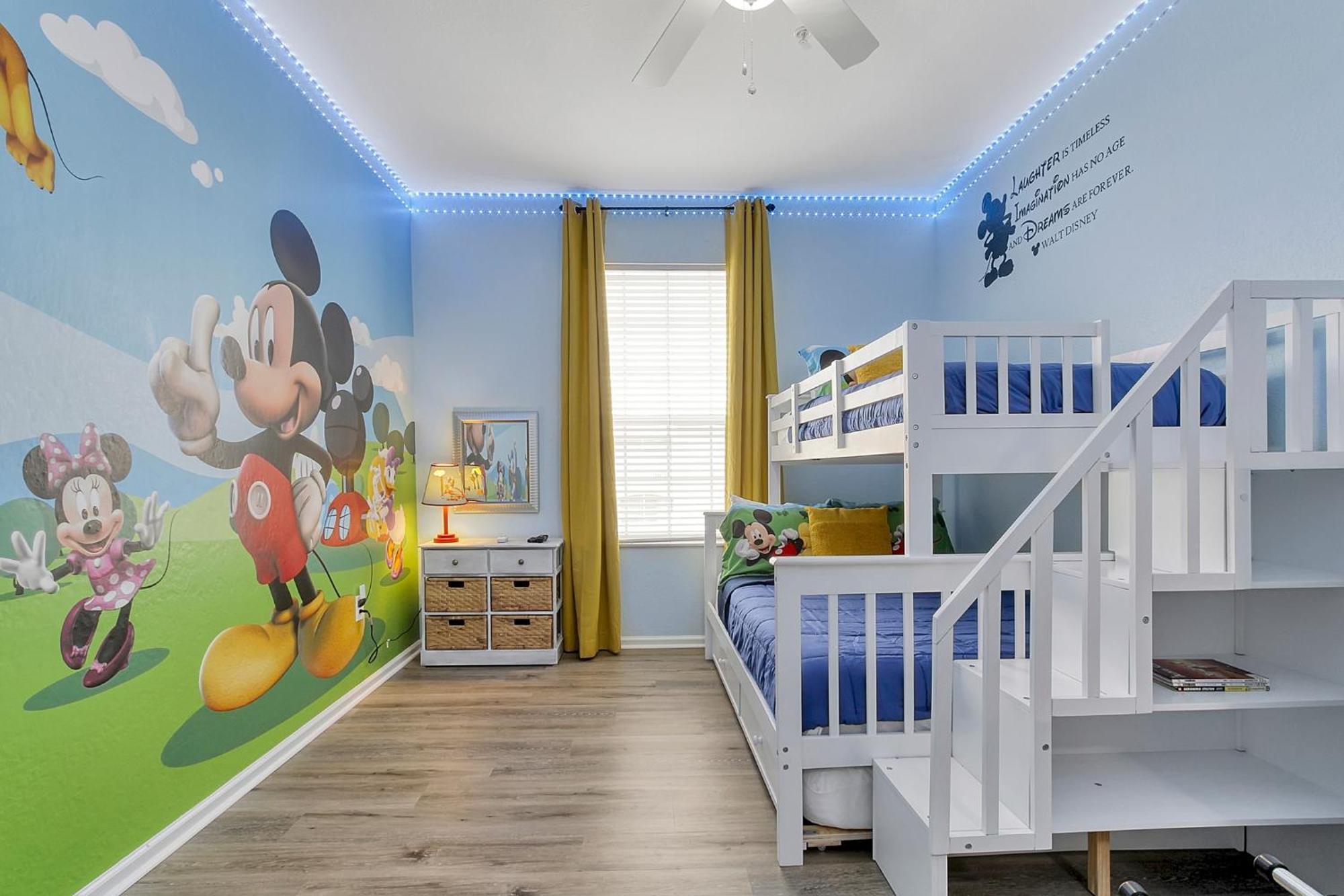 The Perch-2 Miles From Disney, Movie Theatre & Water Park Orlando
