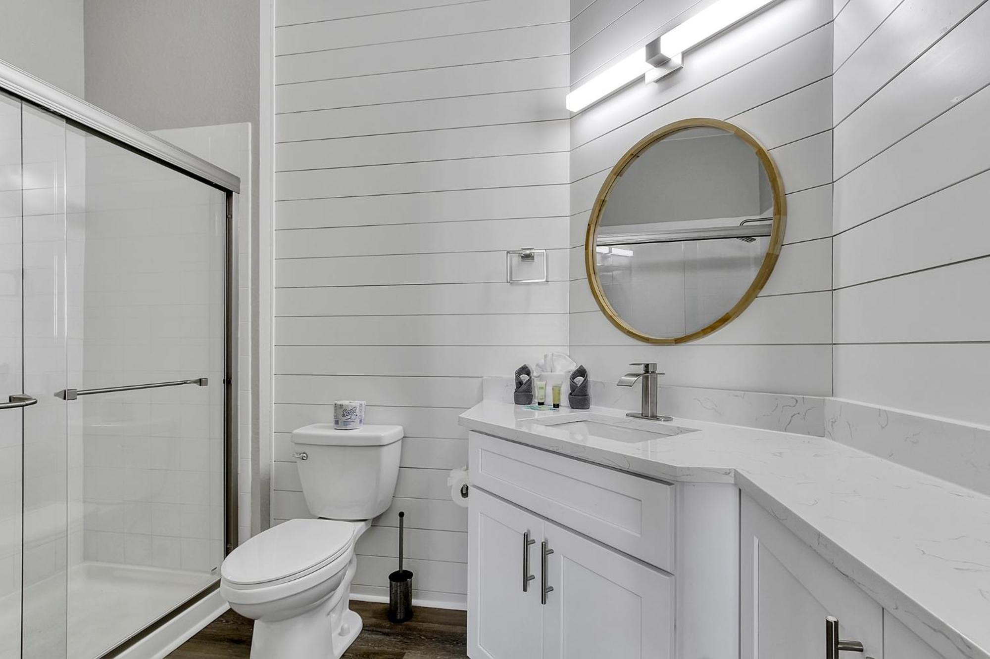 The Perch-2 Miles From Disney, Movie Theatre & Water Park Apartment *