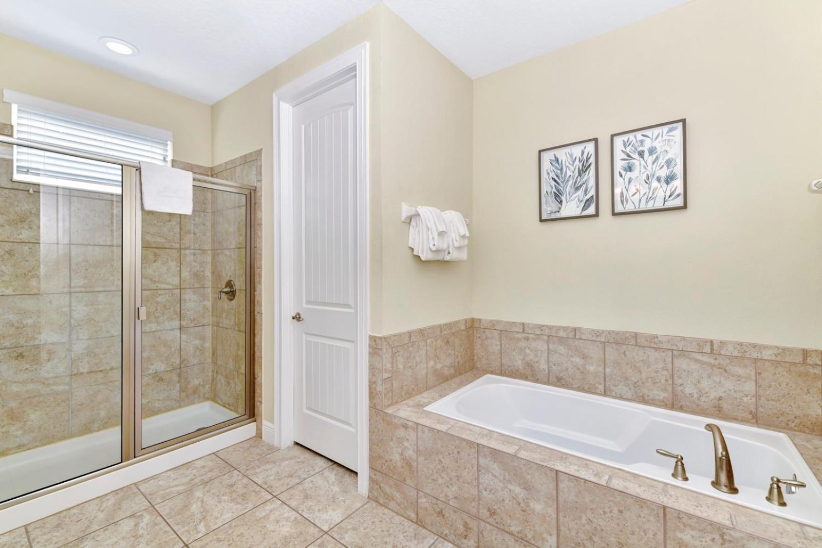 Spacious With Private Pool And Game Near With Amenities By Rentyl 660l Holiday home