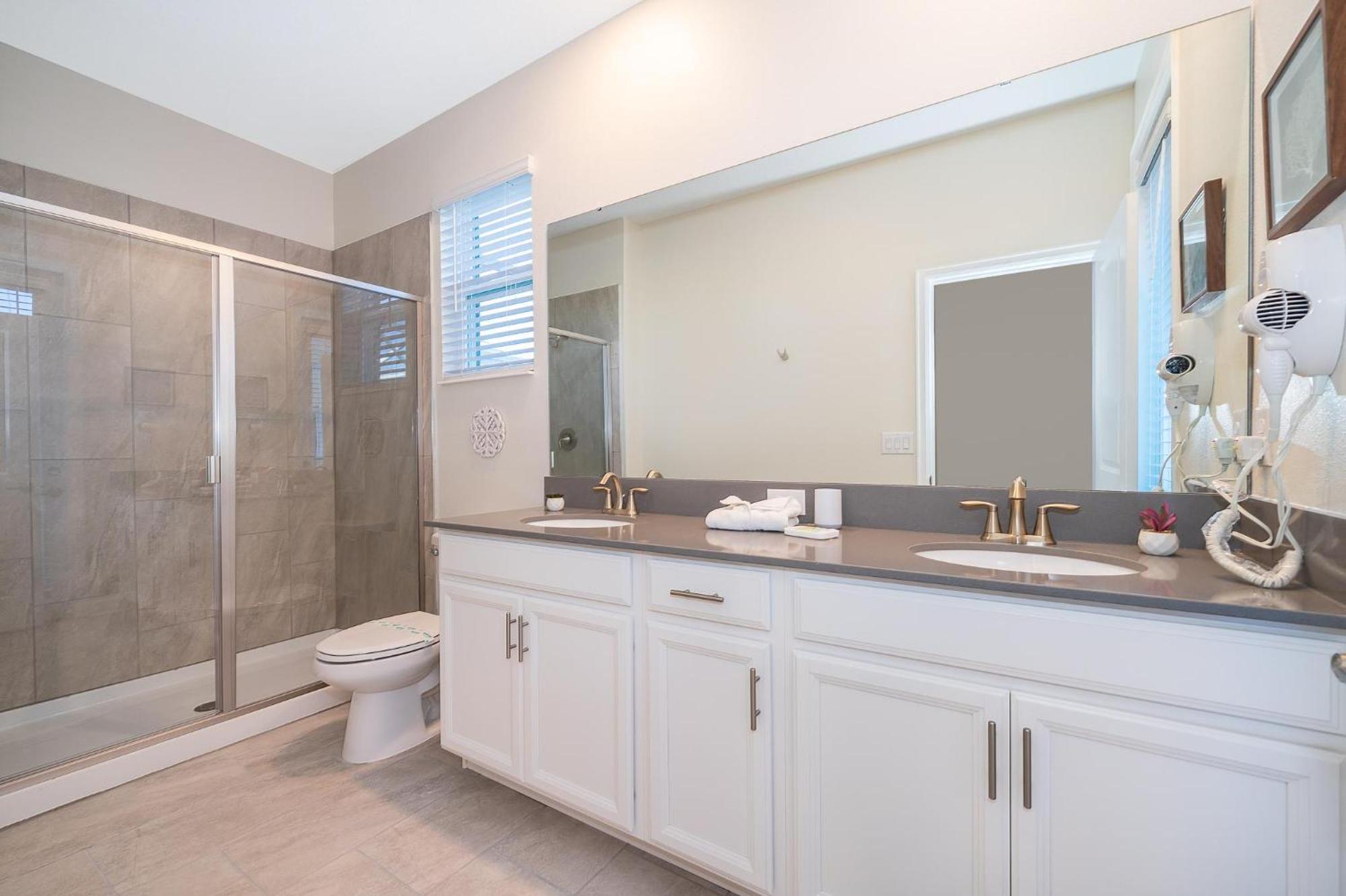 800mo 5 Bed/5 Ba